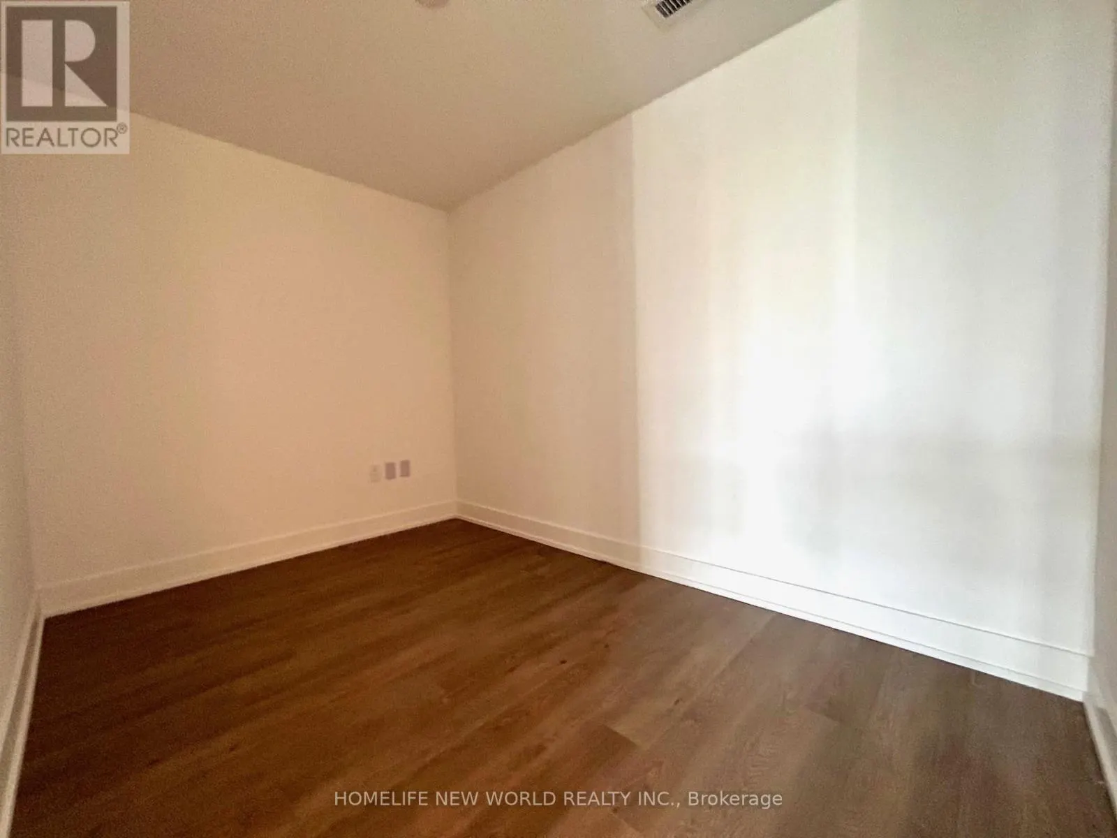 1015 - 8 CEDARLAND DRIVE