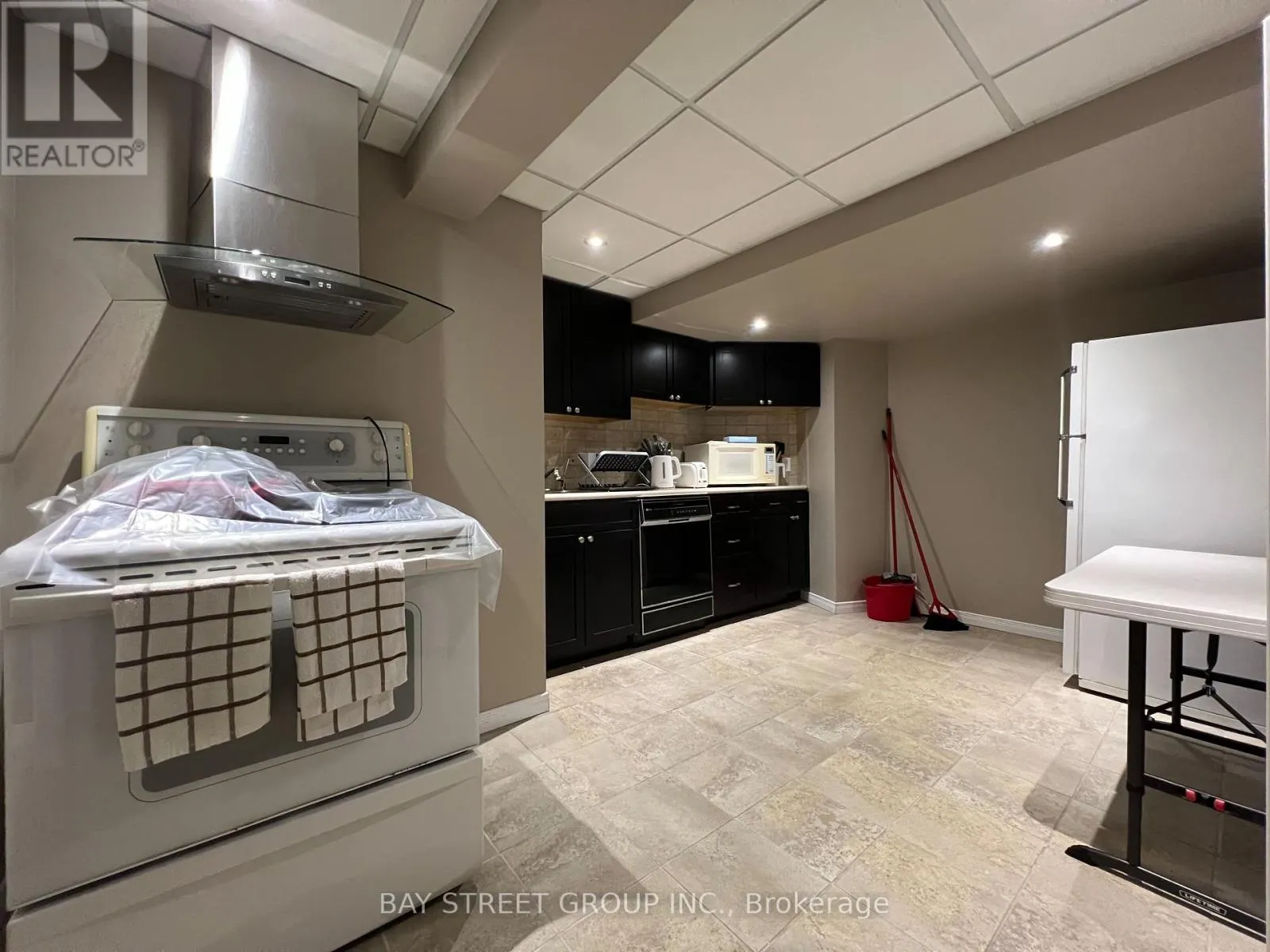 BSMT - 52 LORING CRES