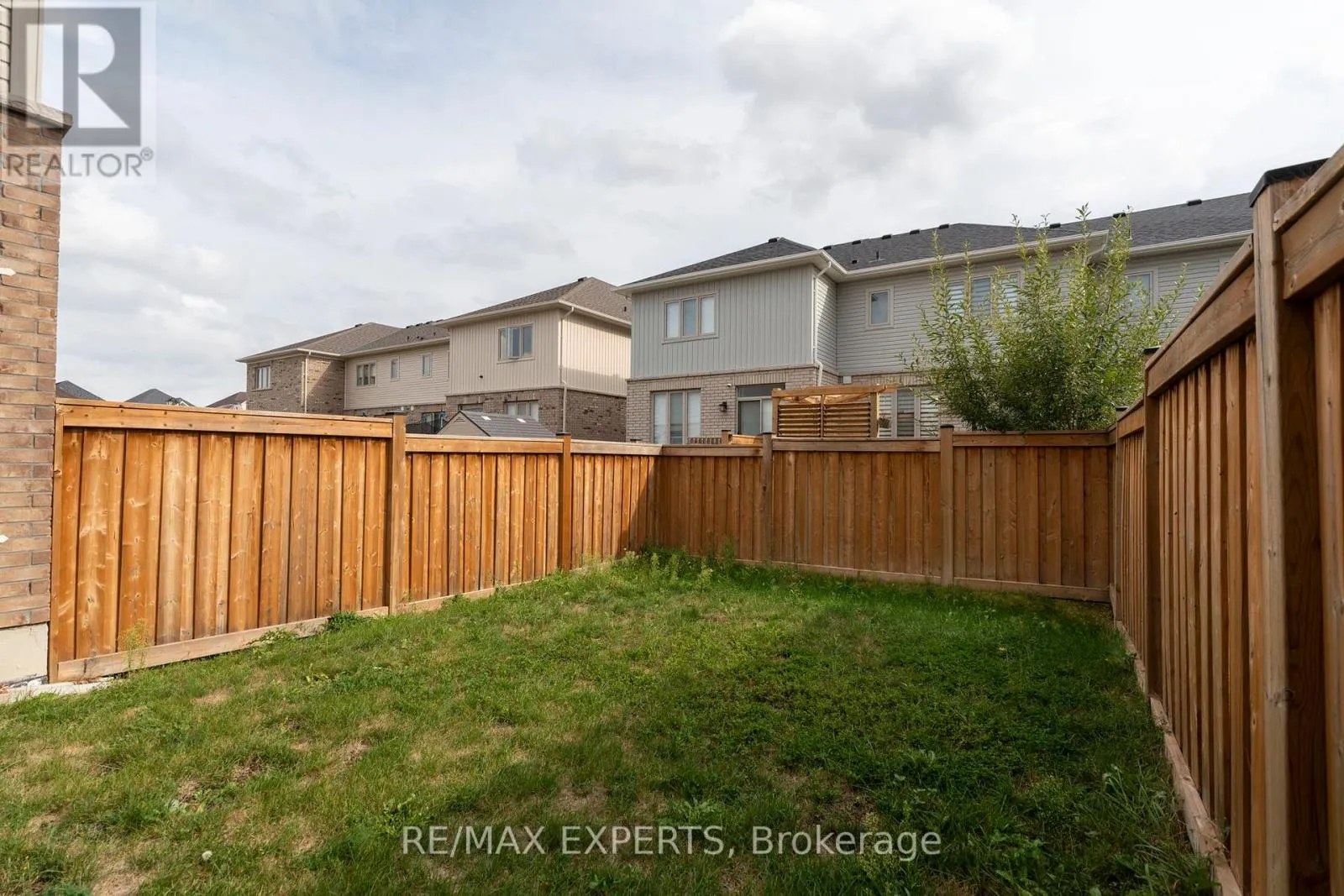 78 CLIFFORD CRESCENT