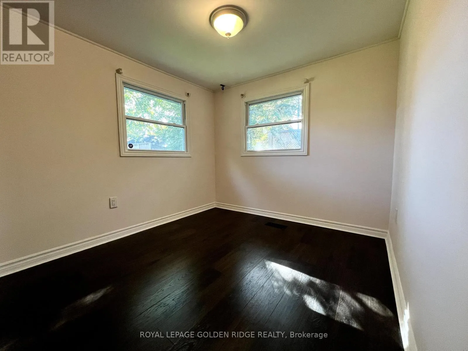 367 HOLLYWOOD DRIVE N