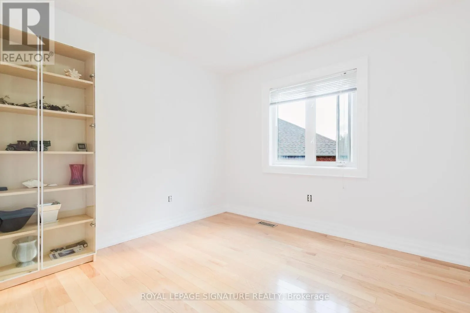 49 CARNOUSTIE CRESCENT