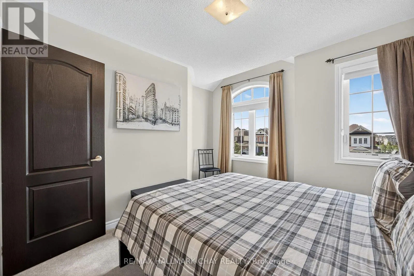 115 COLLIER CRESCENT