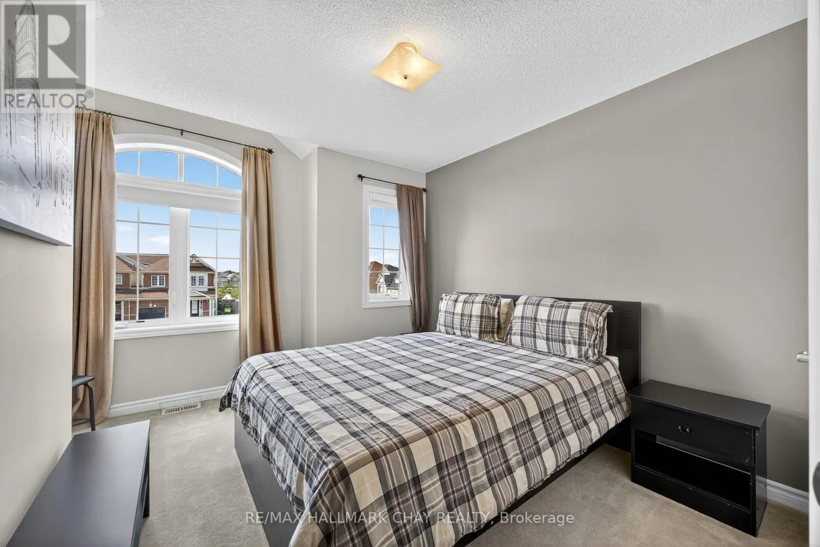 115 COLLIER CRESCENT