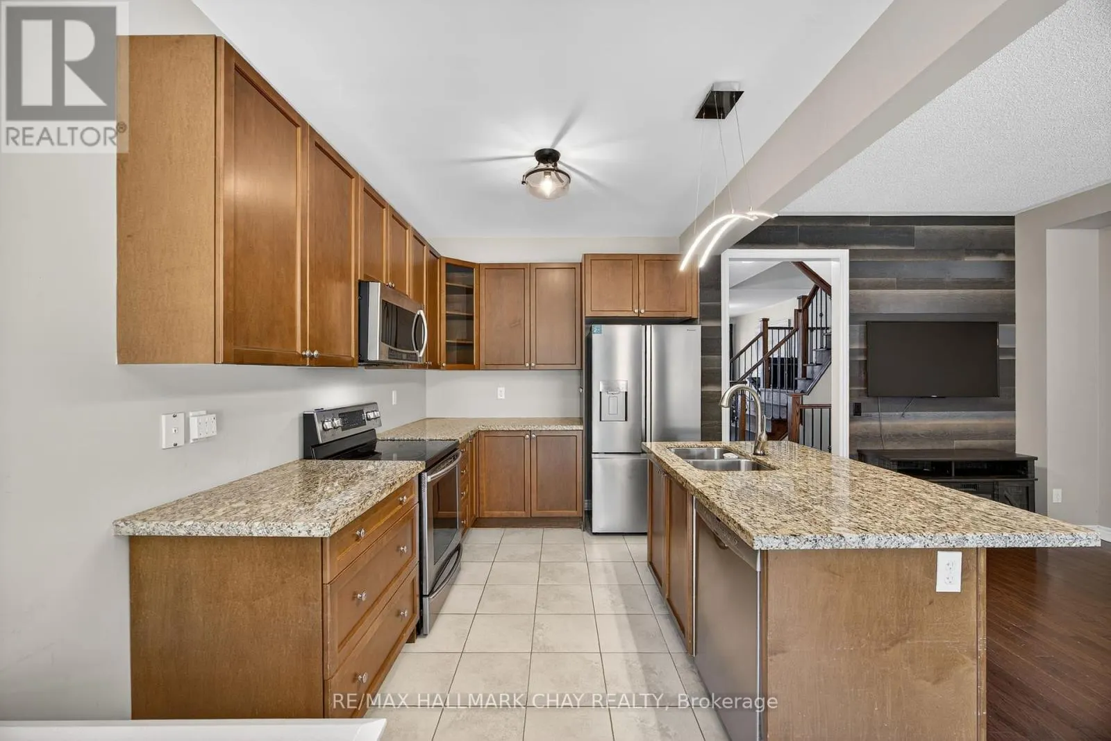 115 COLLIER CRESCENT