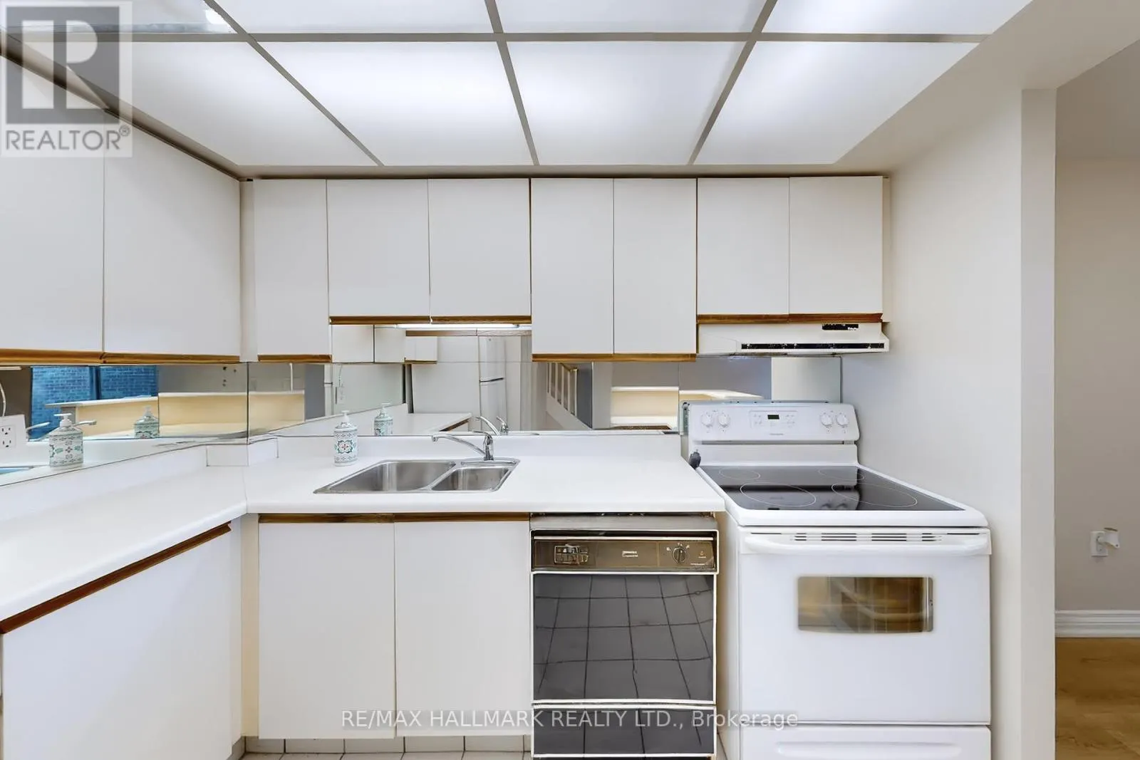 316 - 16 ELGIN STREET