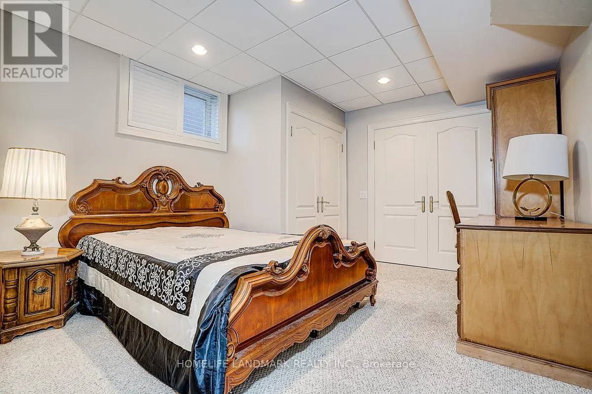 86 MUZICH PLACE