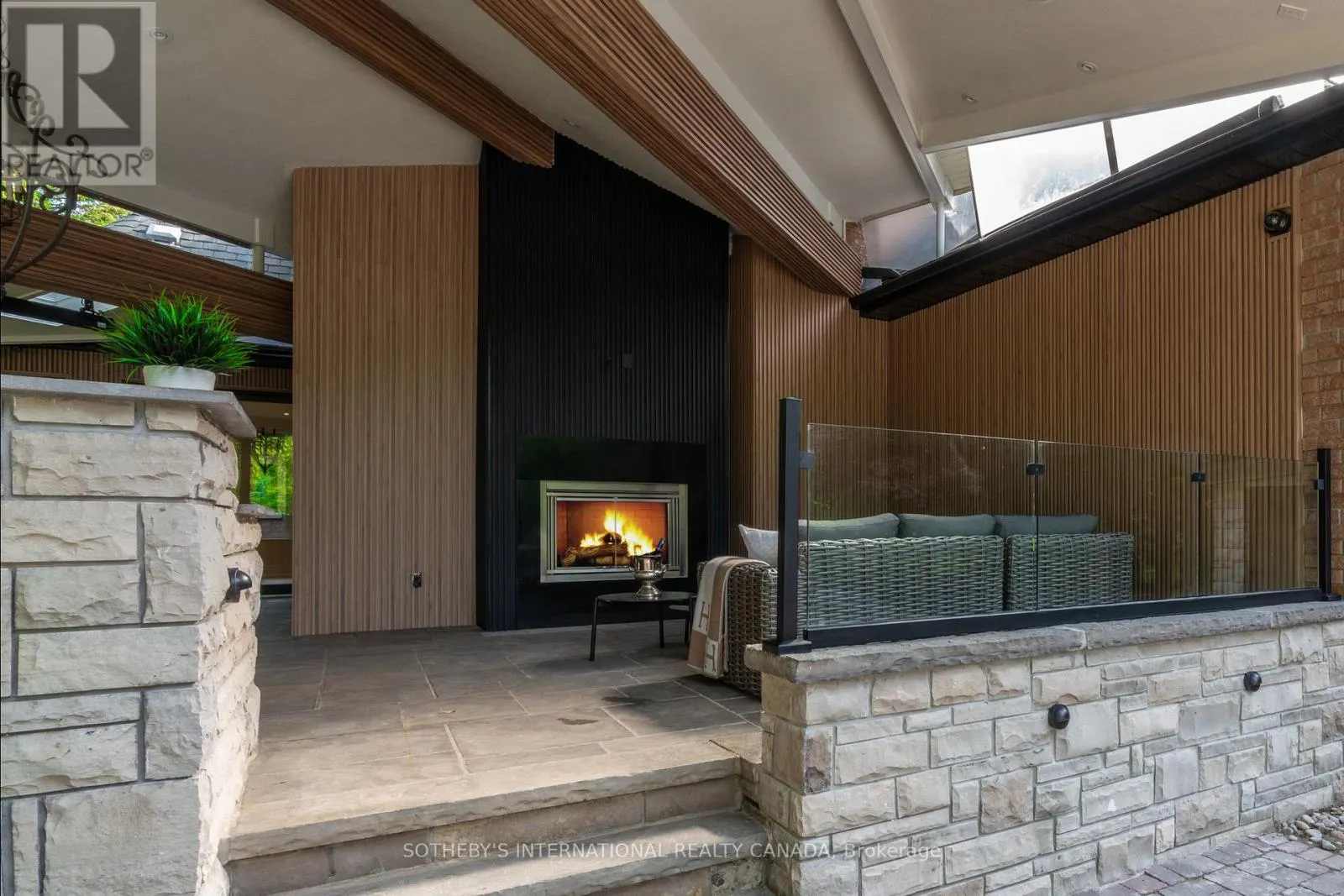 85 COWAN DRIVE
