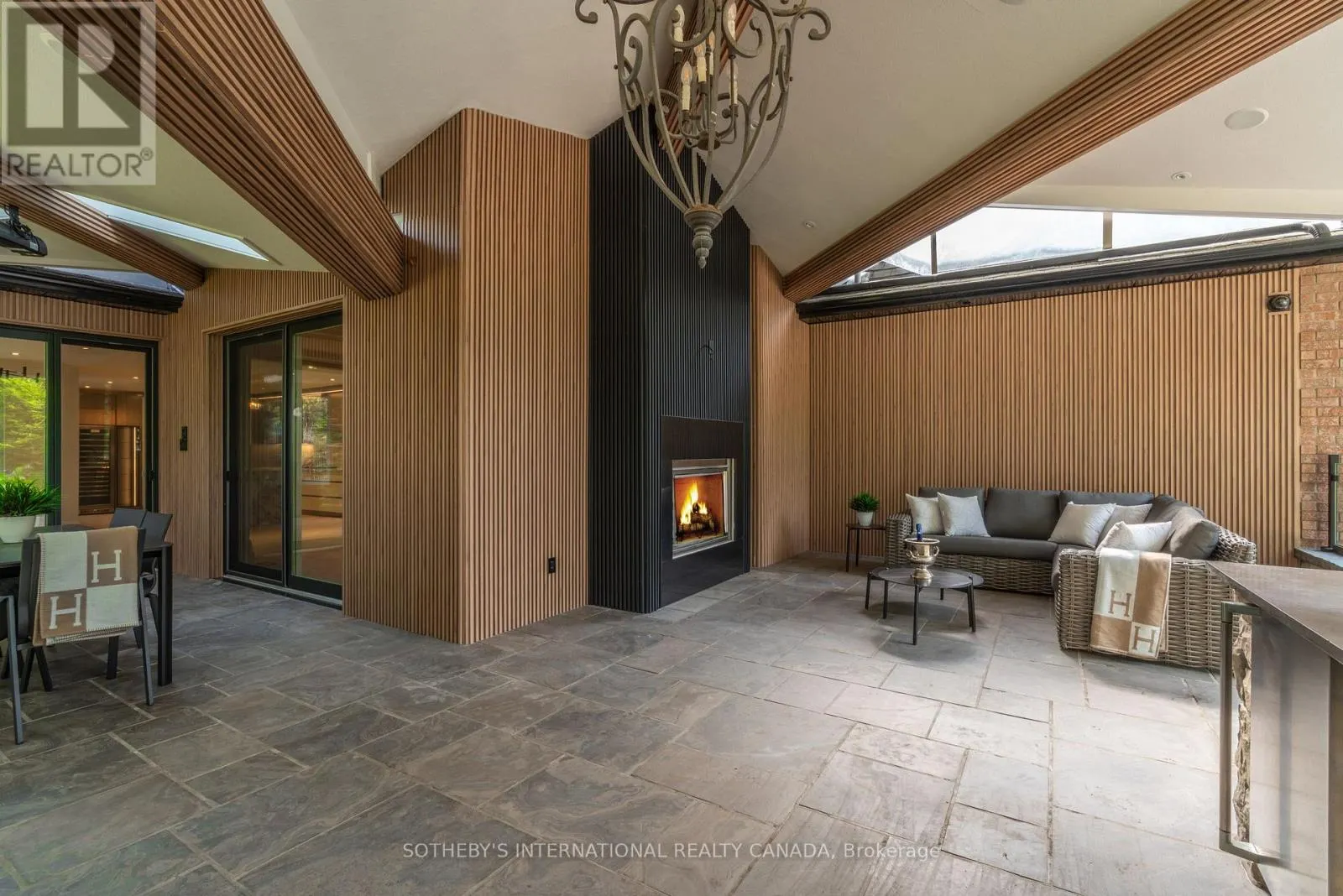 85 COWAN DRIVE