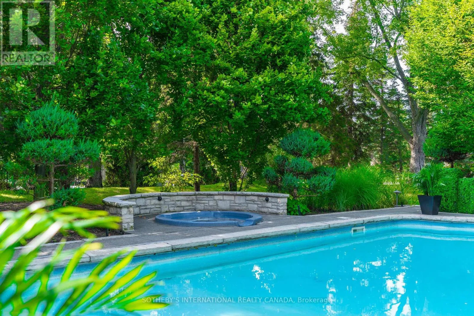 85 COWAN DRIVE