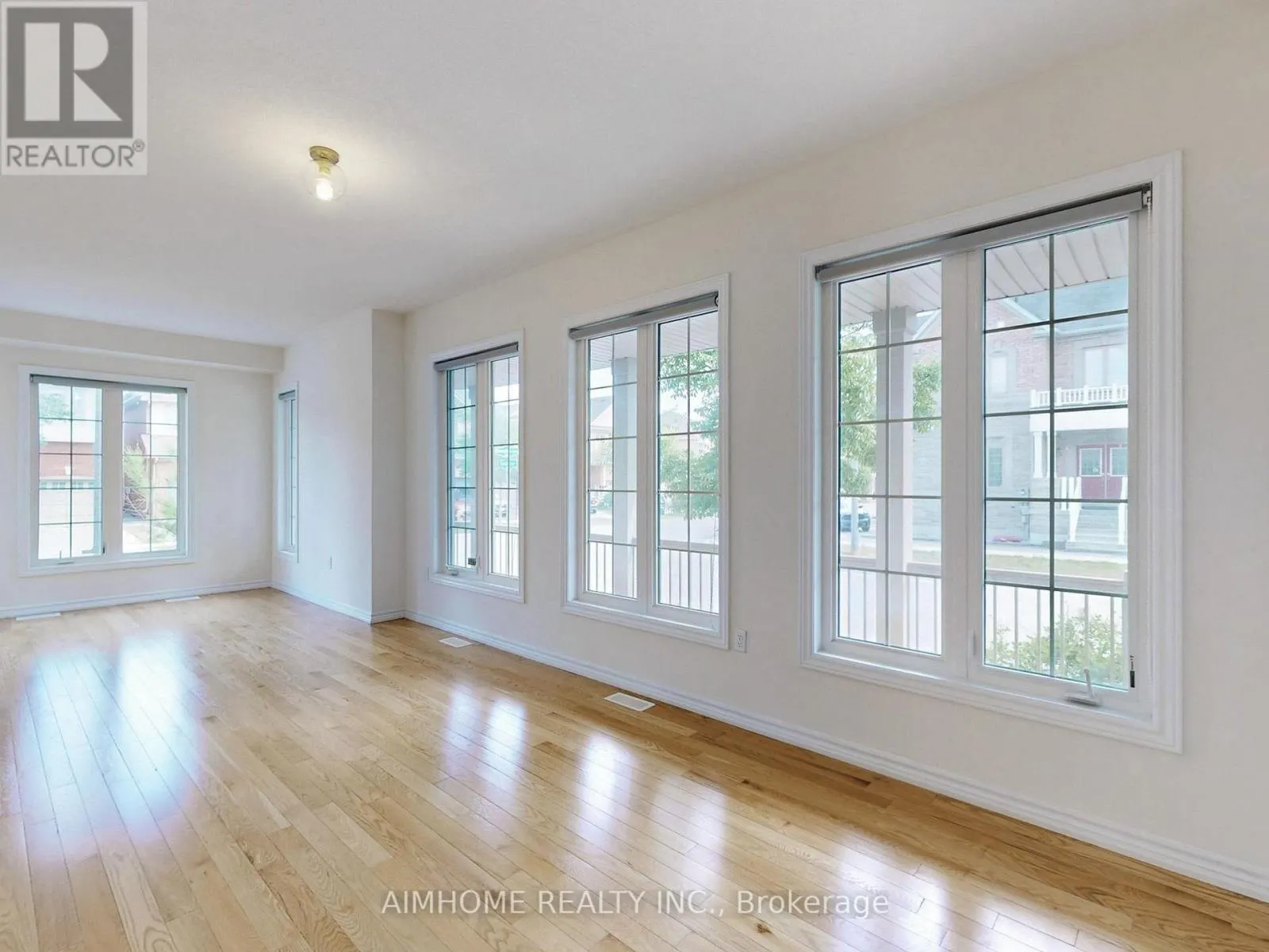 103 EVERSHOT CRESCENT