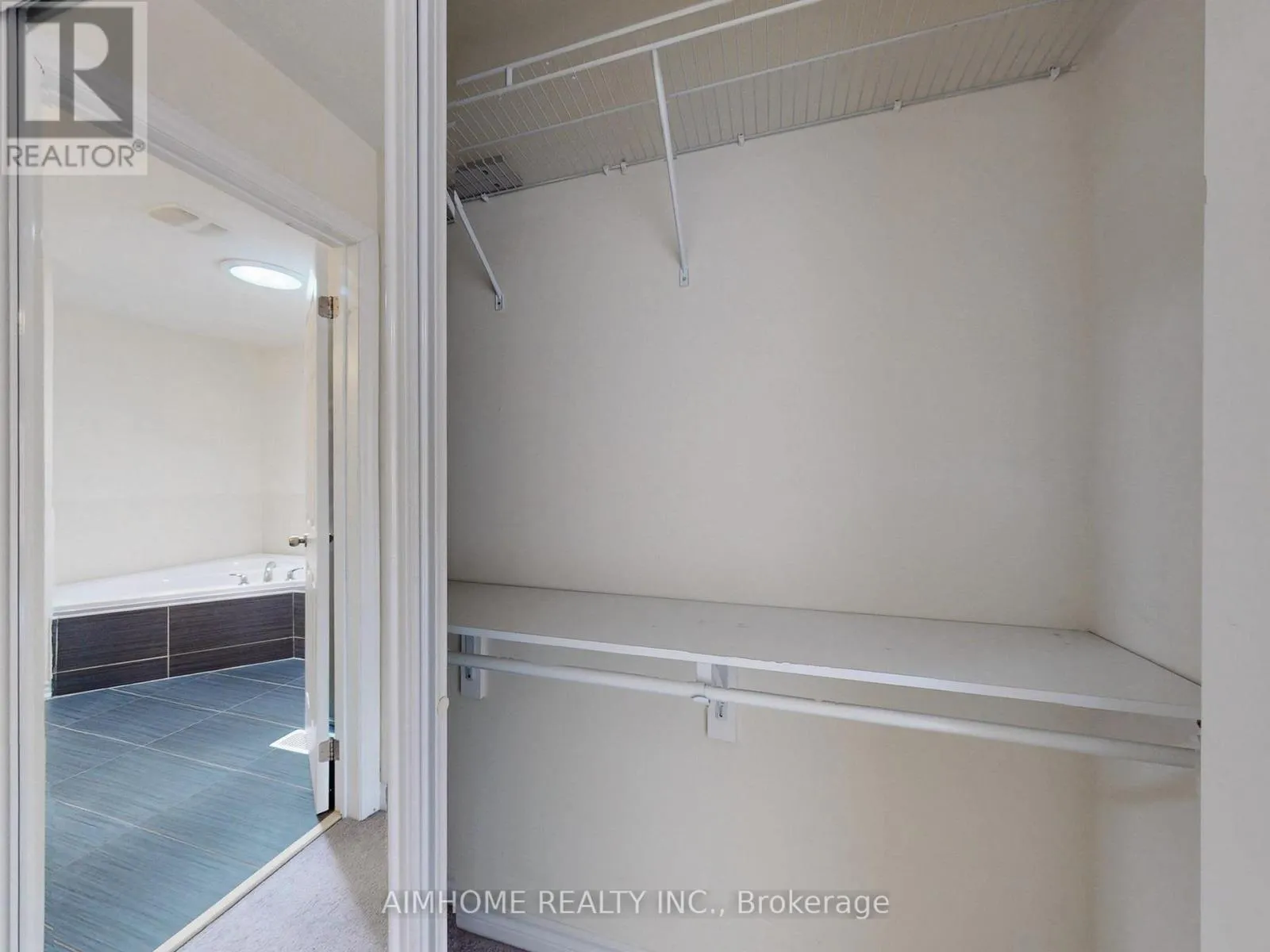 103 EVERSHOT CRESCENT