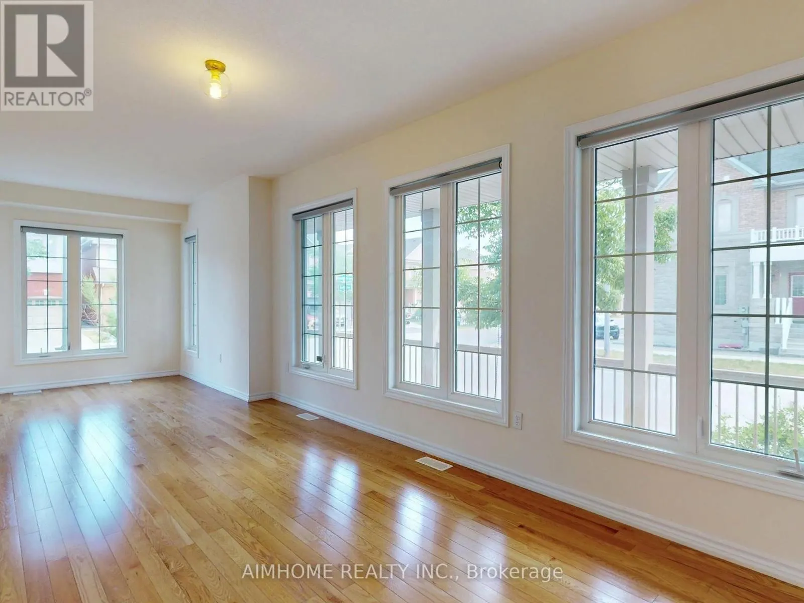 103 EVERSHOT CRESCENT