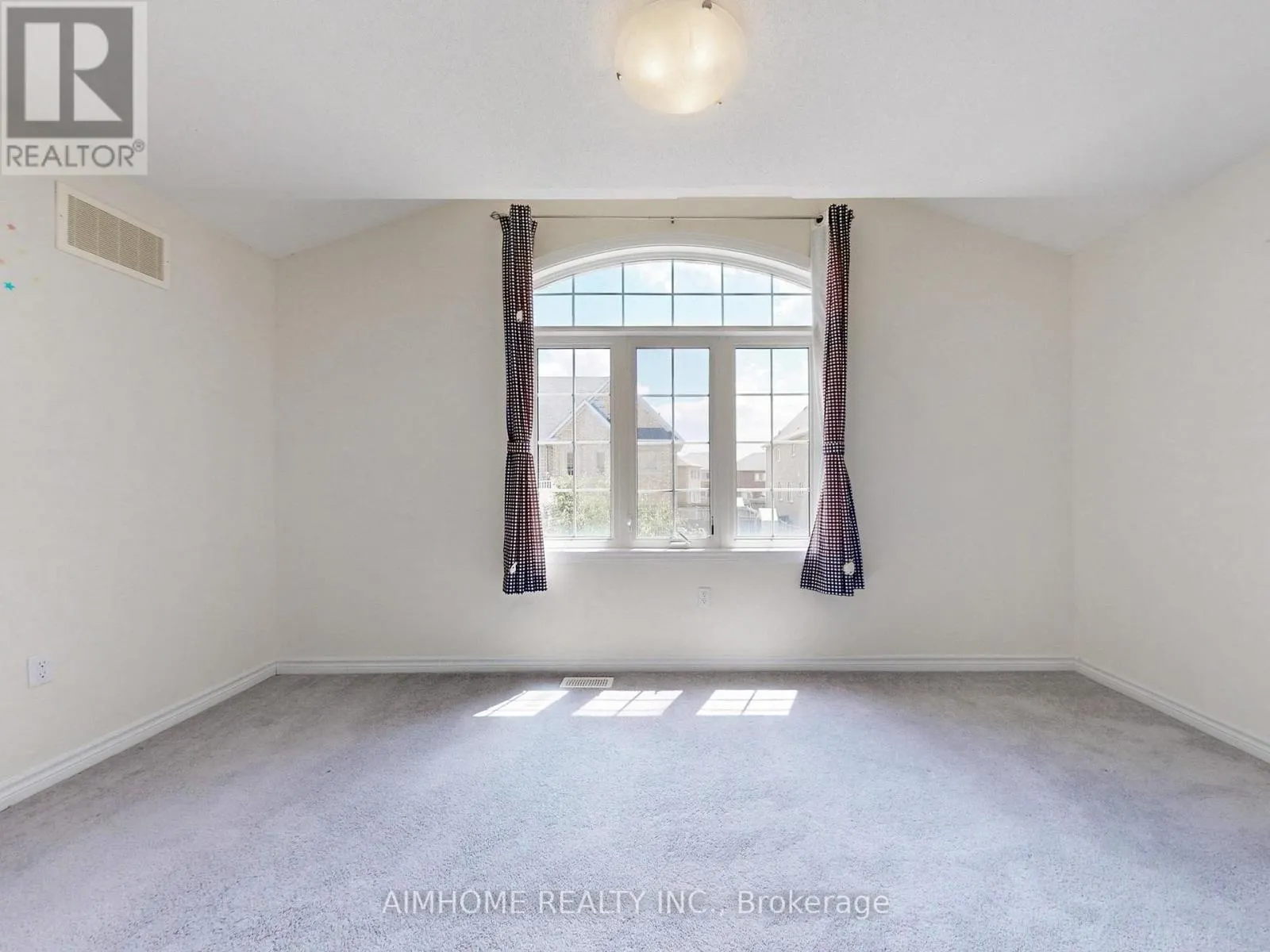 103 EVERSHOT CRESCENT