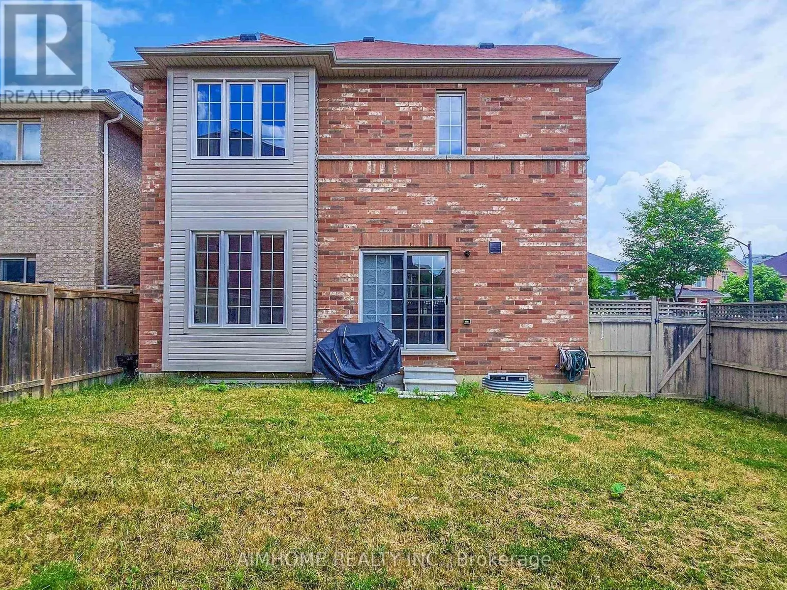 103 EVERSHOT CRESCENT
