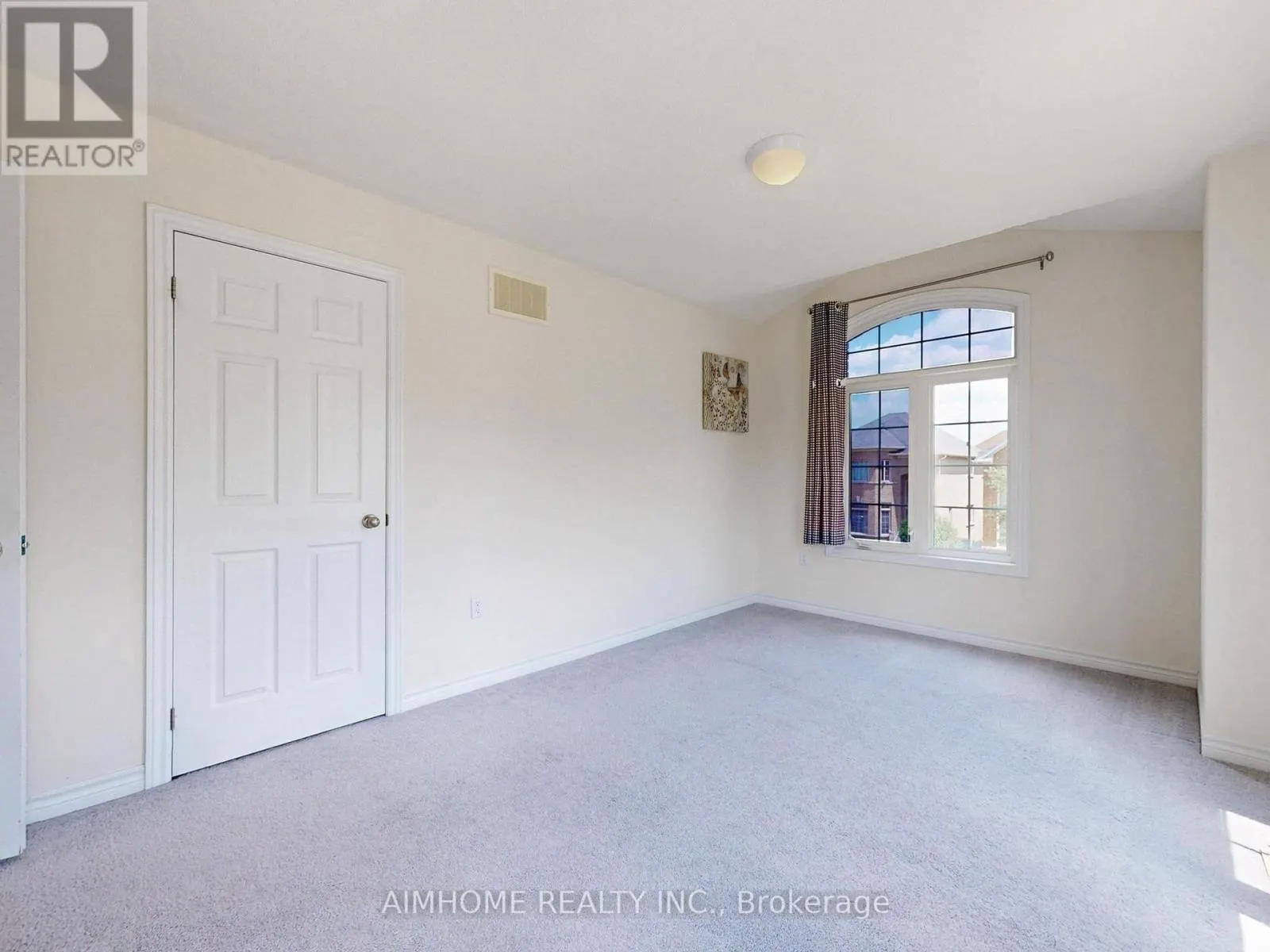 103 EVERSHOT CRESCENT