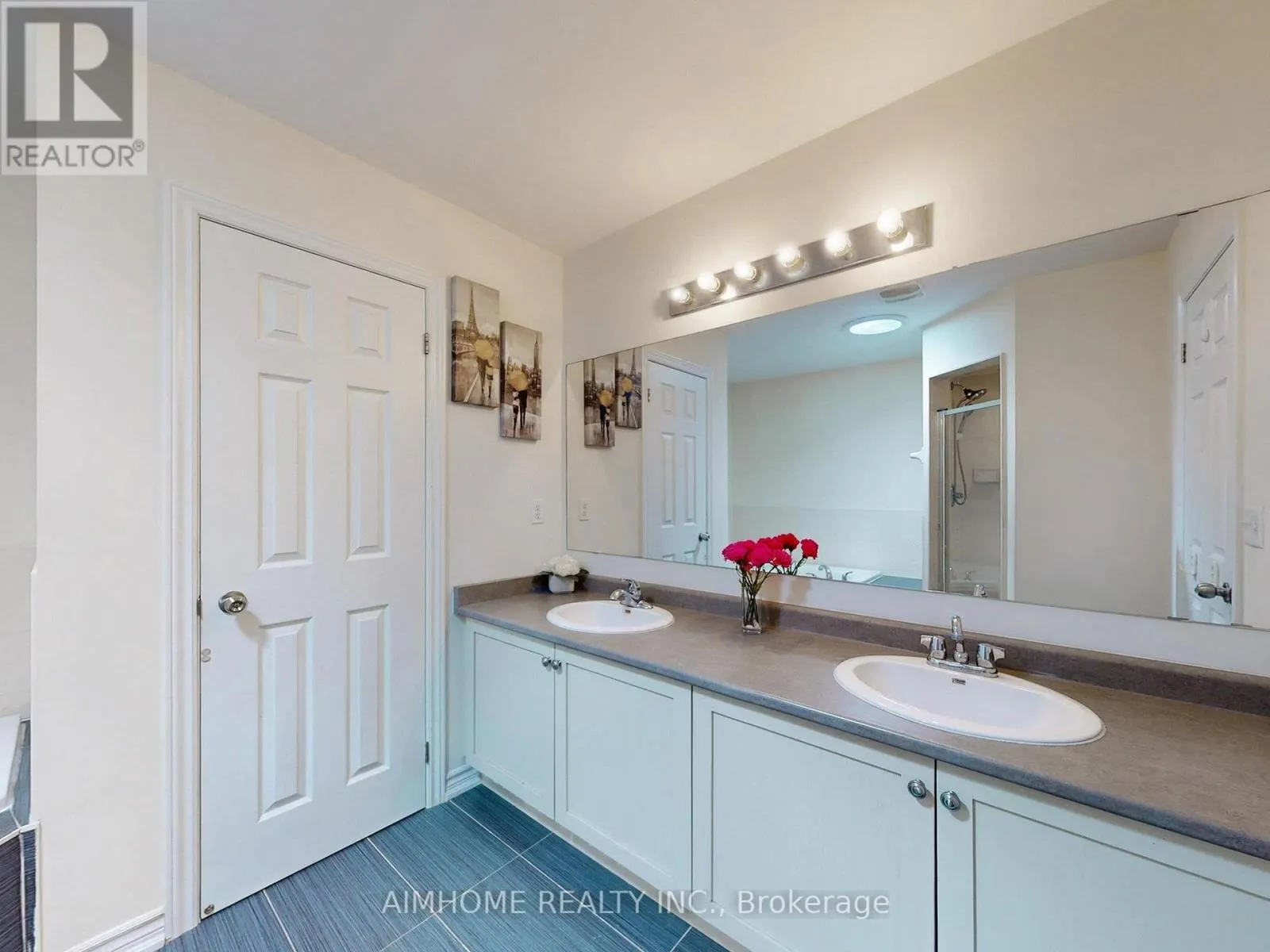 103 EVERSHOT CRESCENT