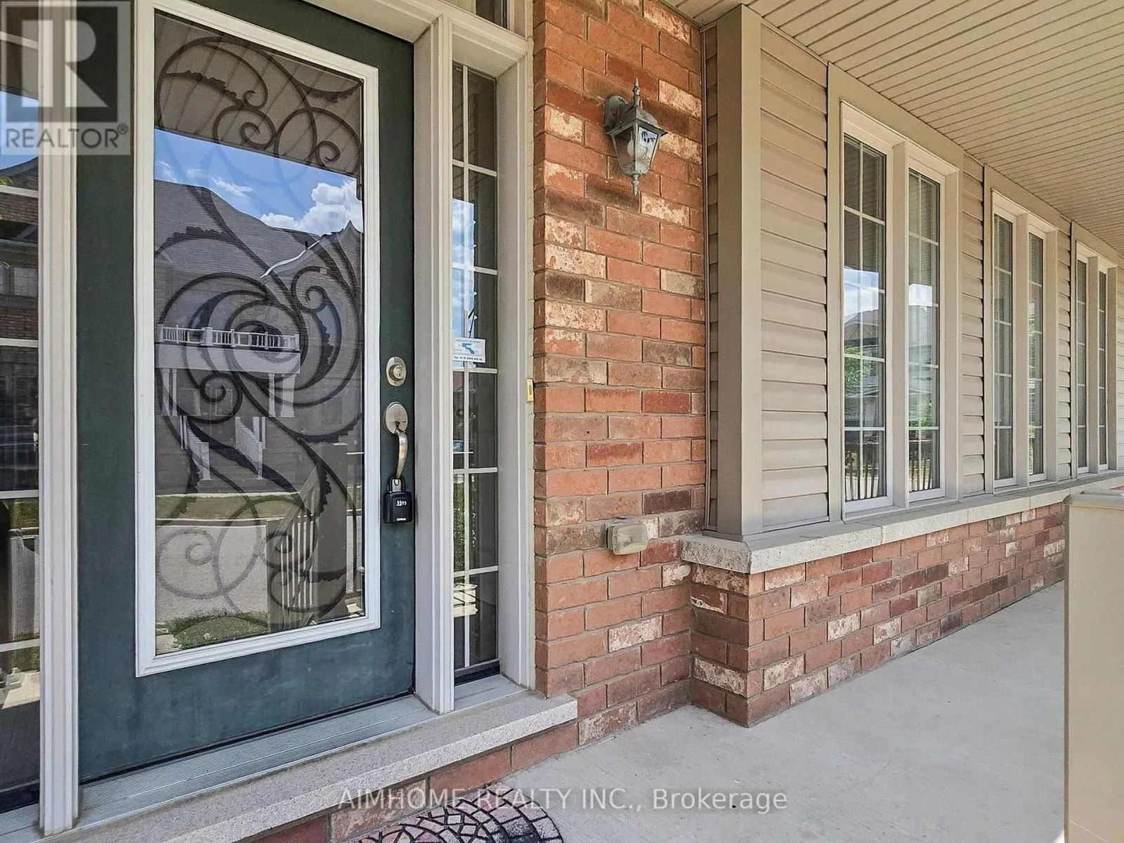 103 EVERSHOT CRESCENT