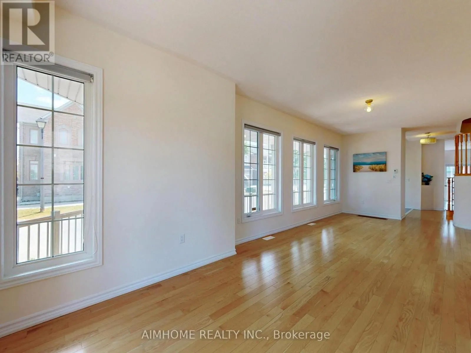 103 EVERSHOT CRESCENT