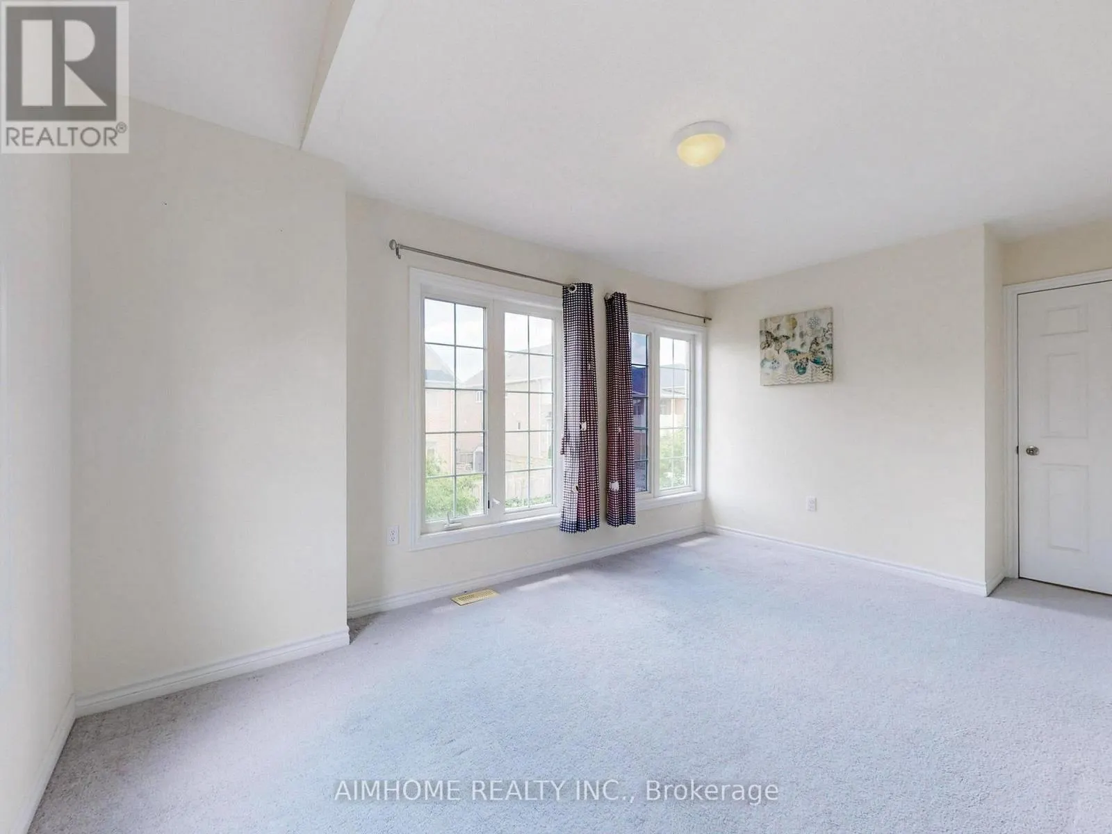 103 EVERSHOT CRESCENT