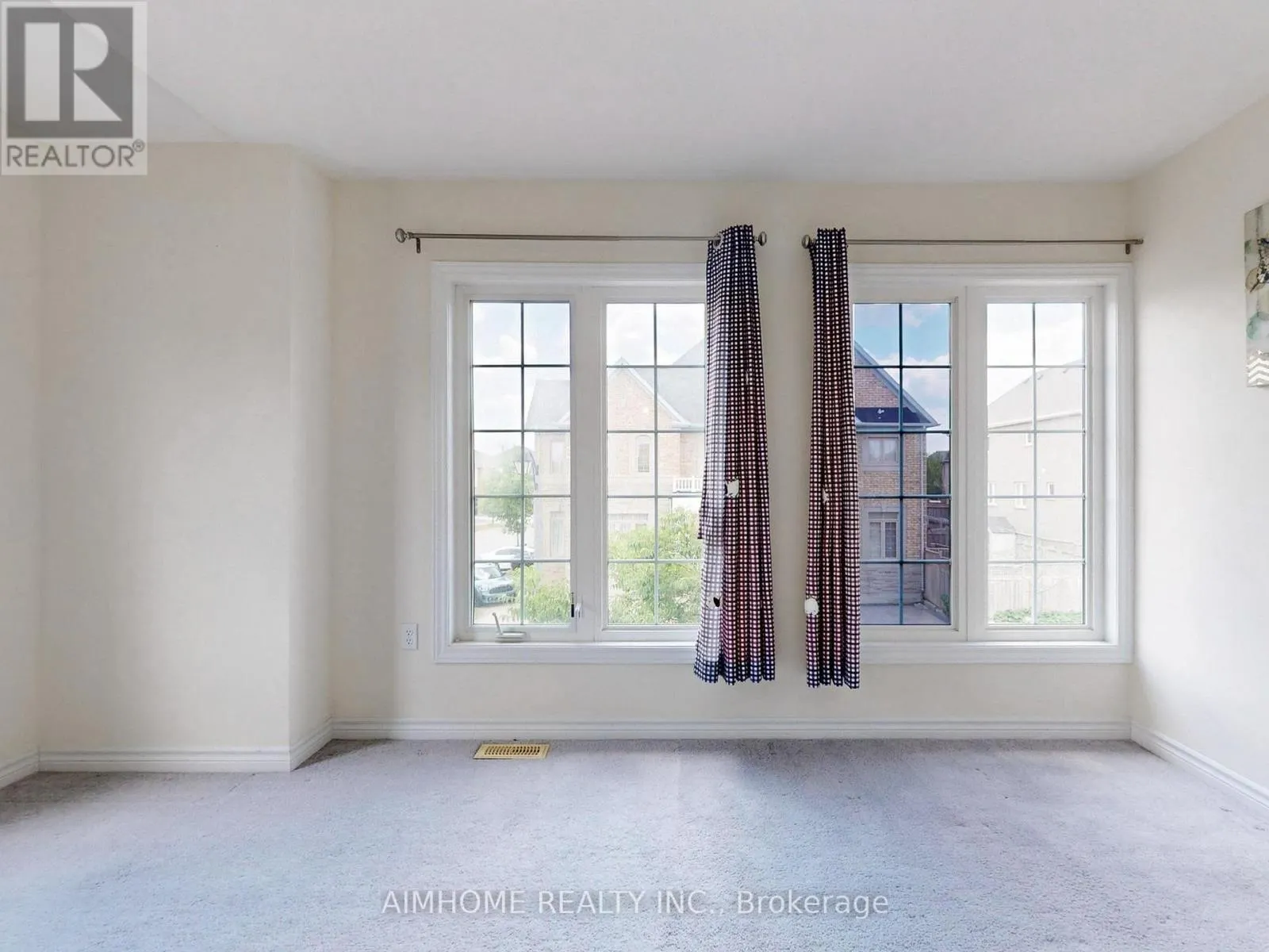 103 EVERSHOT CRESCENT