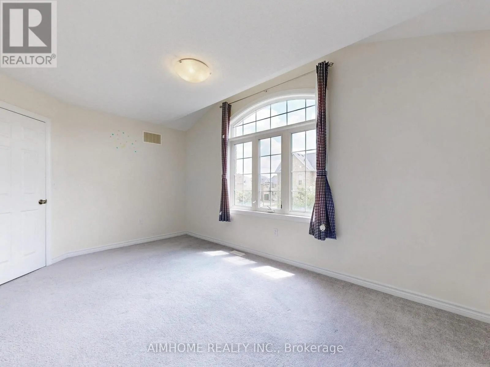 103 EVERSHOT CRESCENT