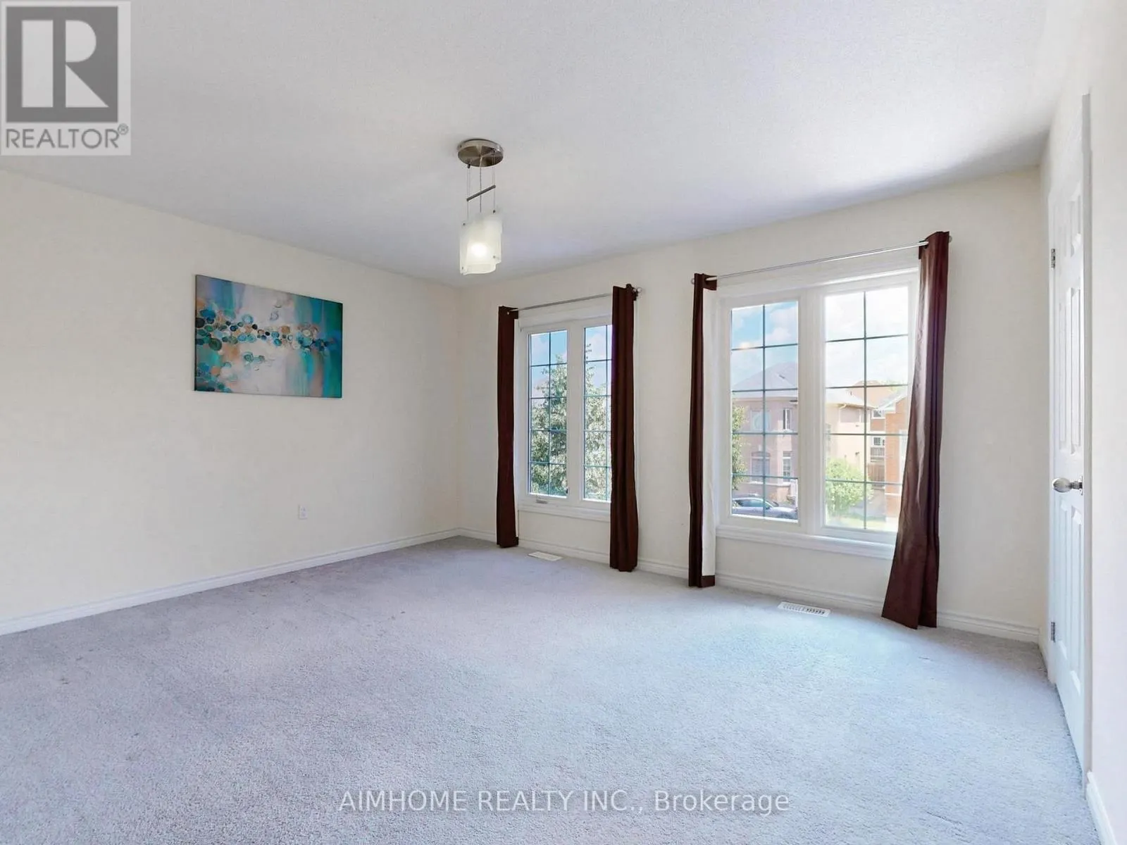 103 EVERSHOT CRESCENT