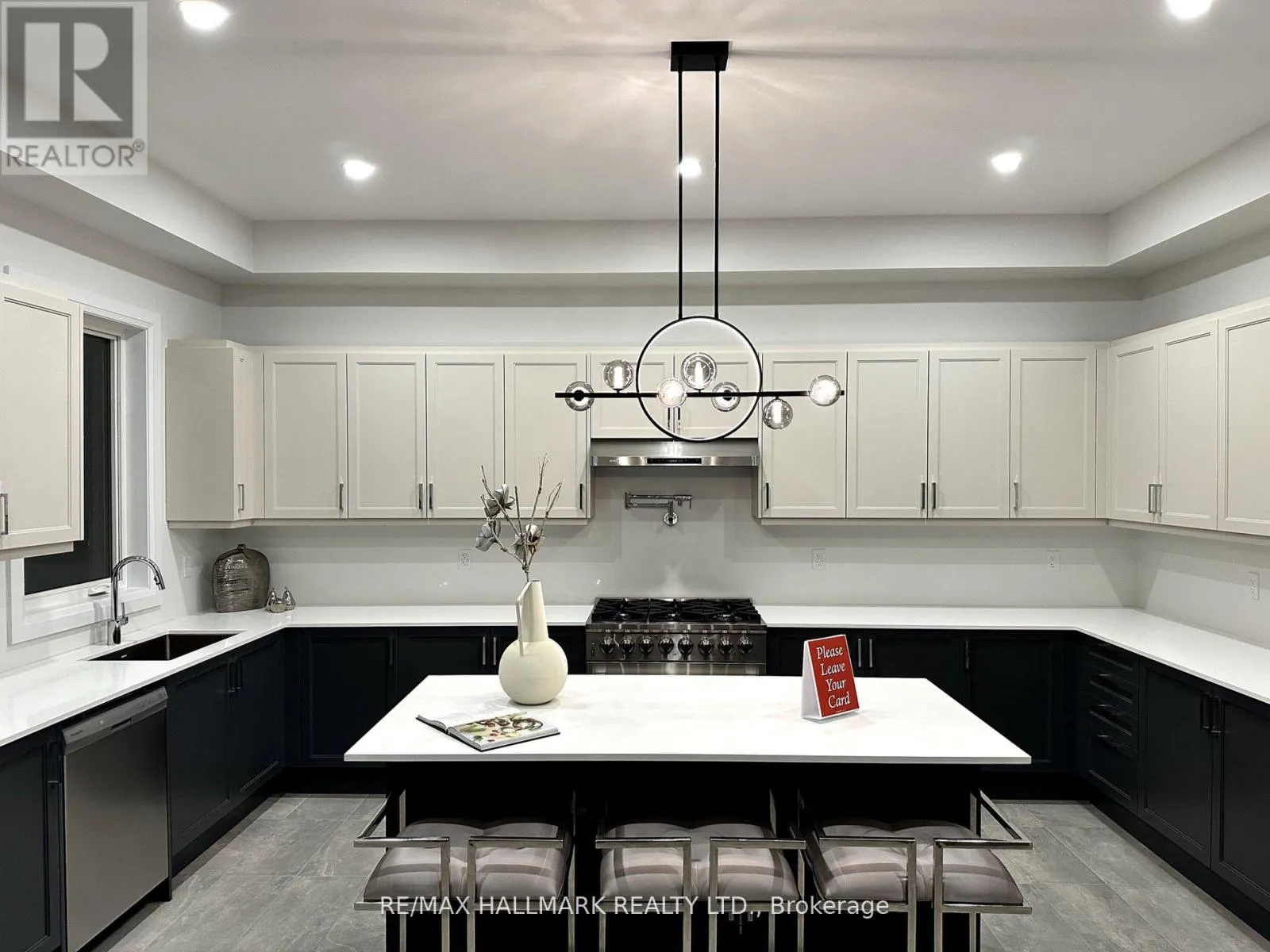 15 AIDA PLACE N