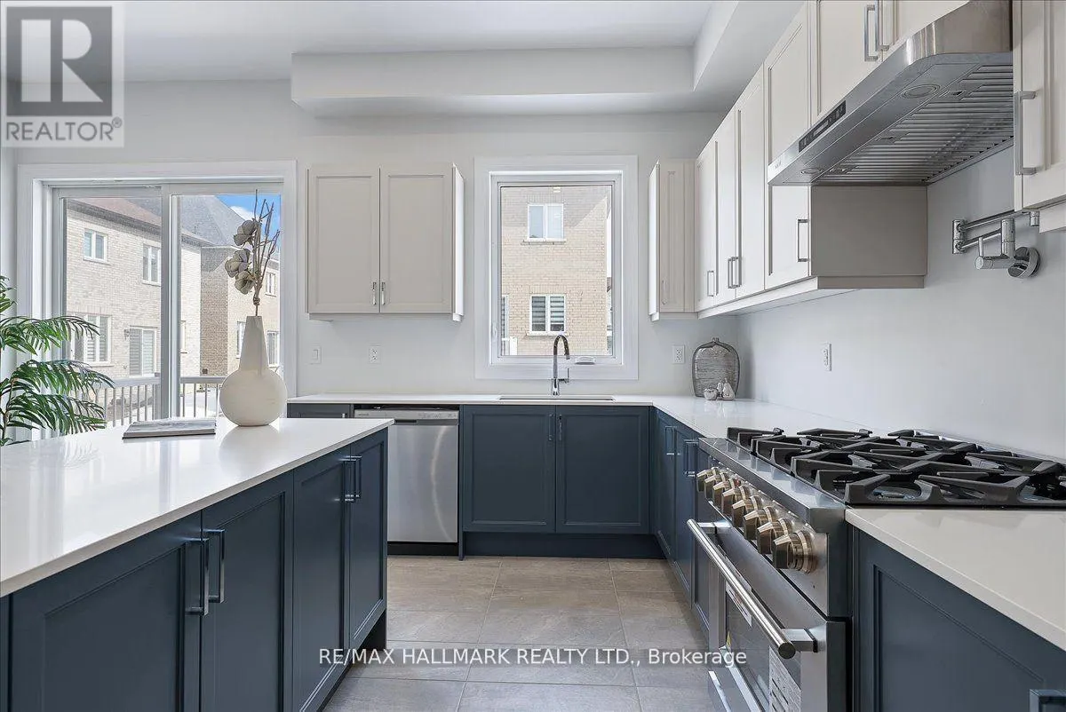 15 AIDA PLACE N
