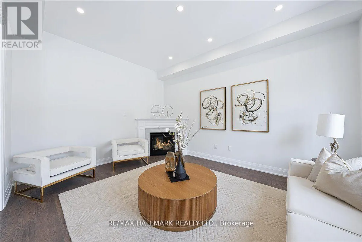 15 AIDA PLACE N