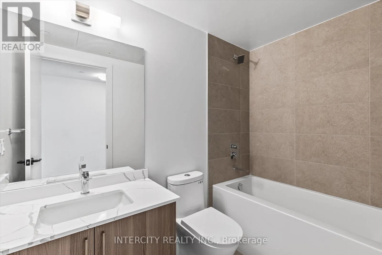 415 - 2075 KING ROAD
