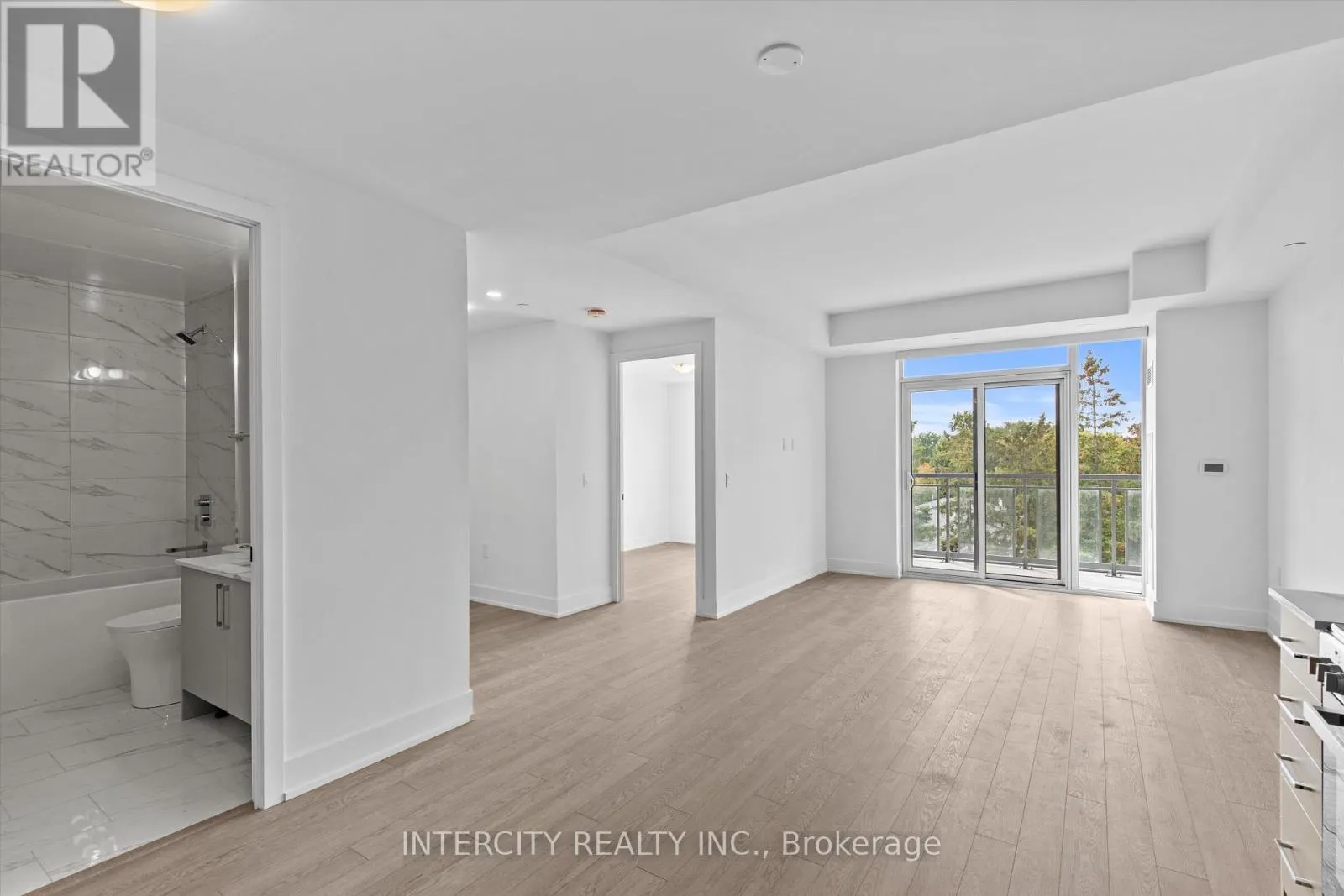 417 - 2075 KING ROAD