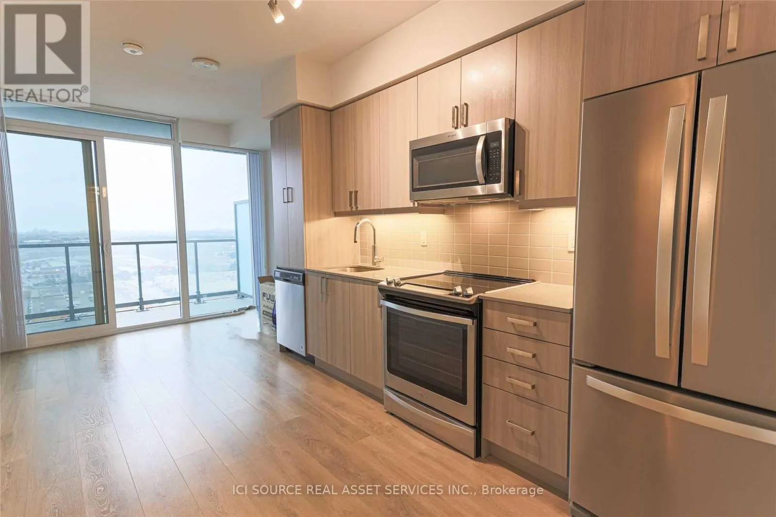 2101 - 7895 JANE STREET