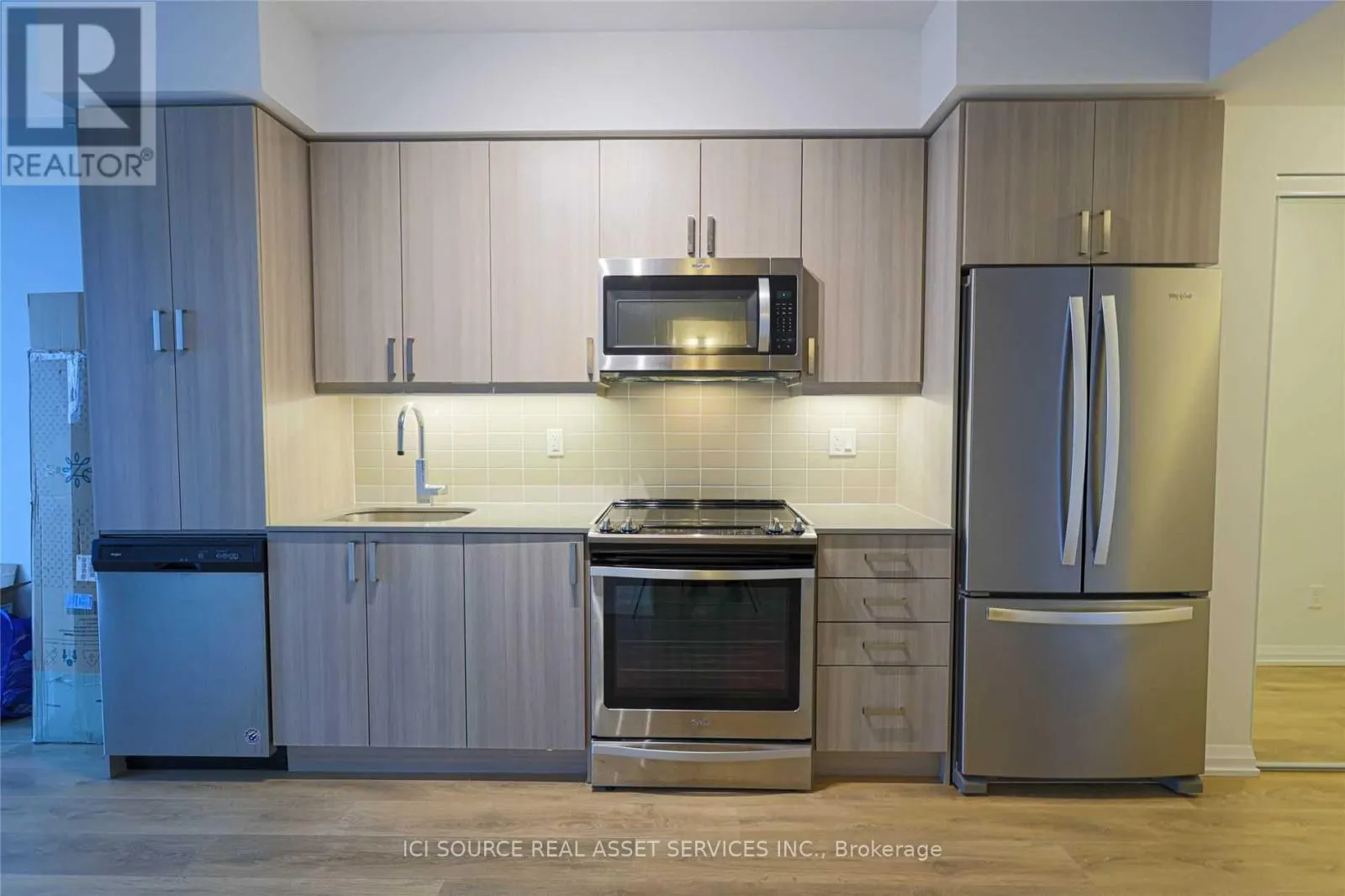 2101 - 7895 JANE STREET