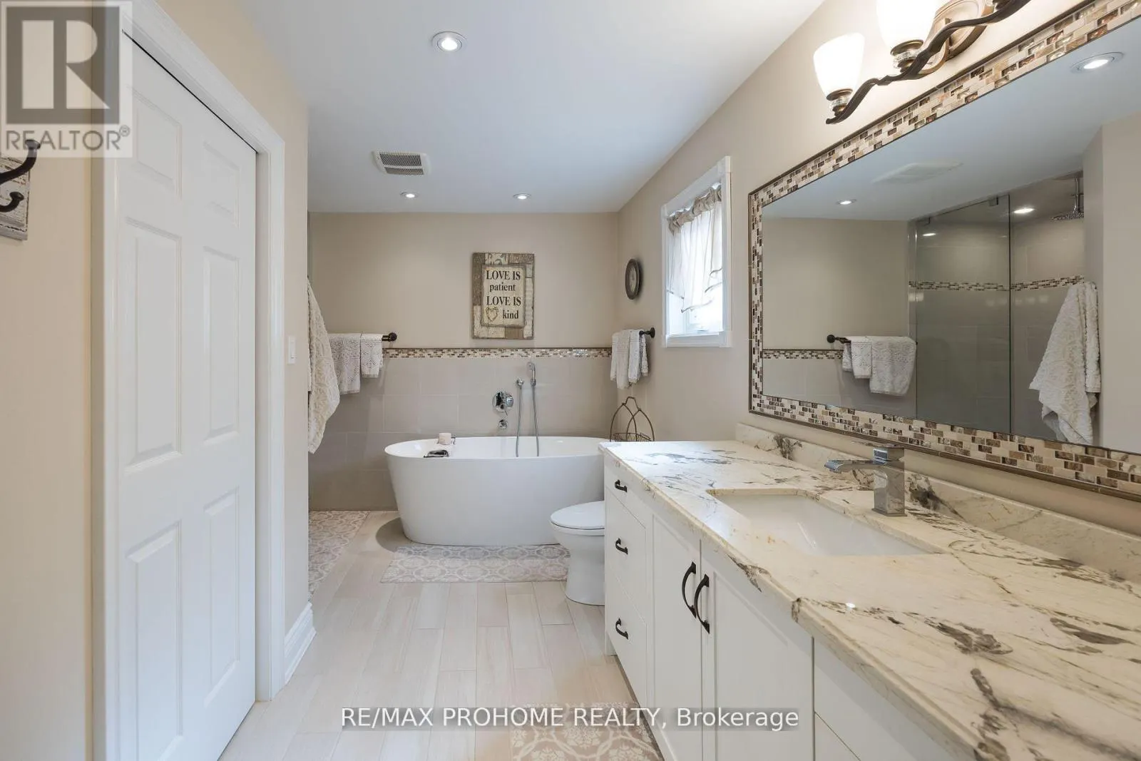 42 FOUNDRY CRESCENT
