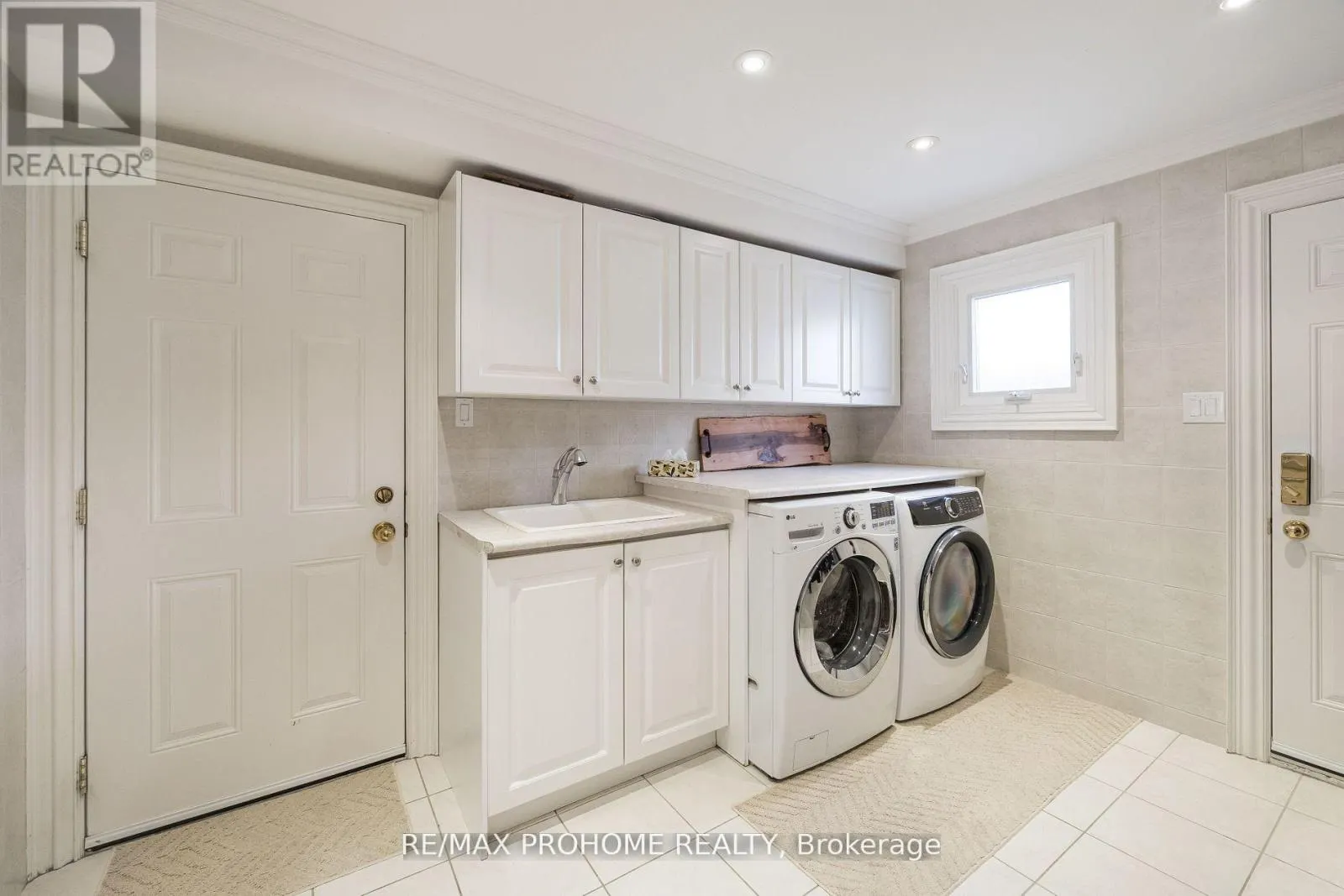 42 FOUNDRY CRESCENT