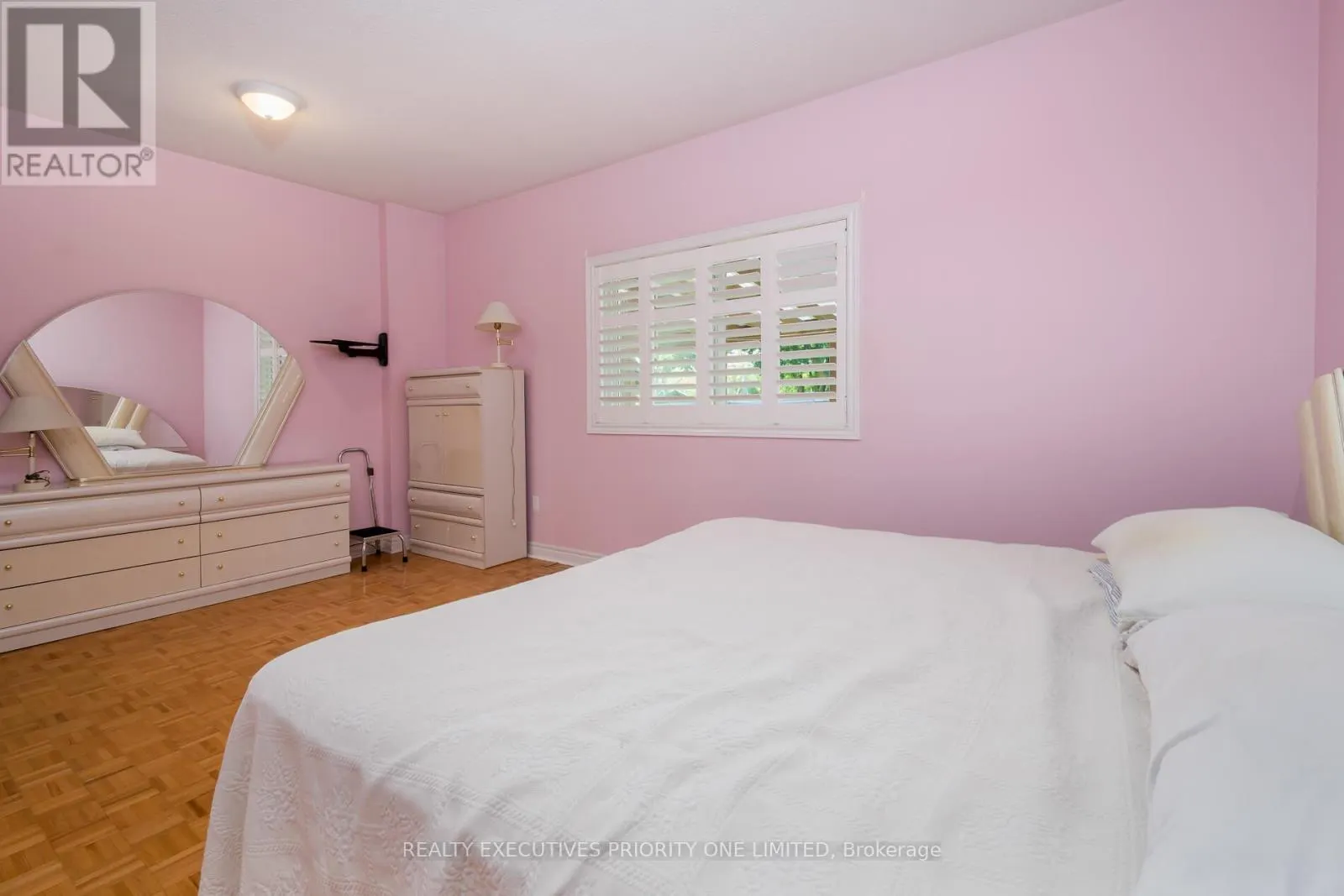 64 BRASSWINDS COURT