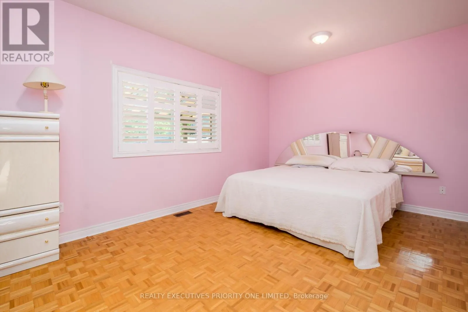 64 BRASSWINDS COURT