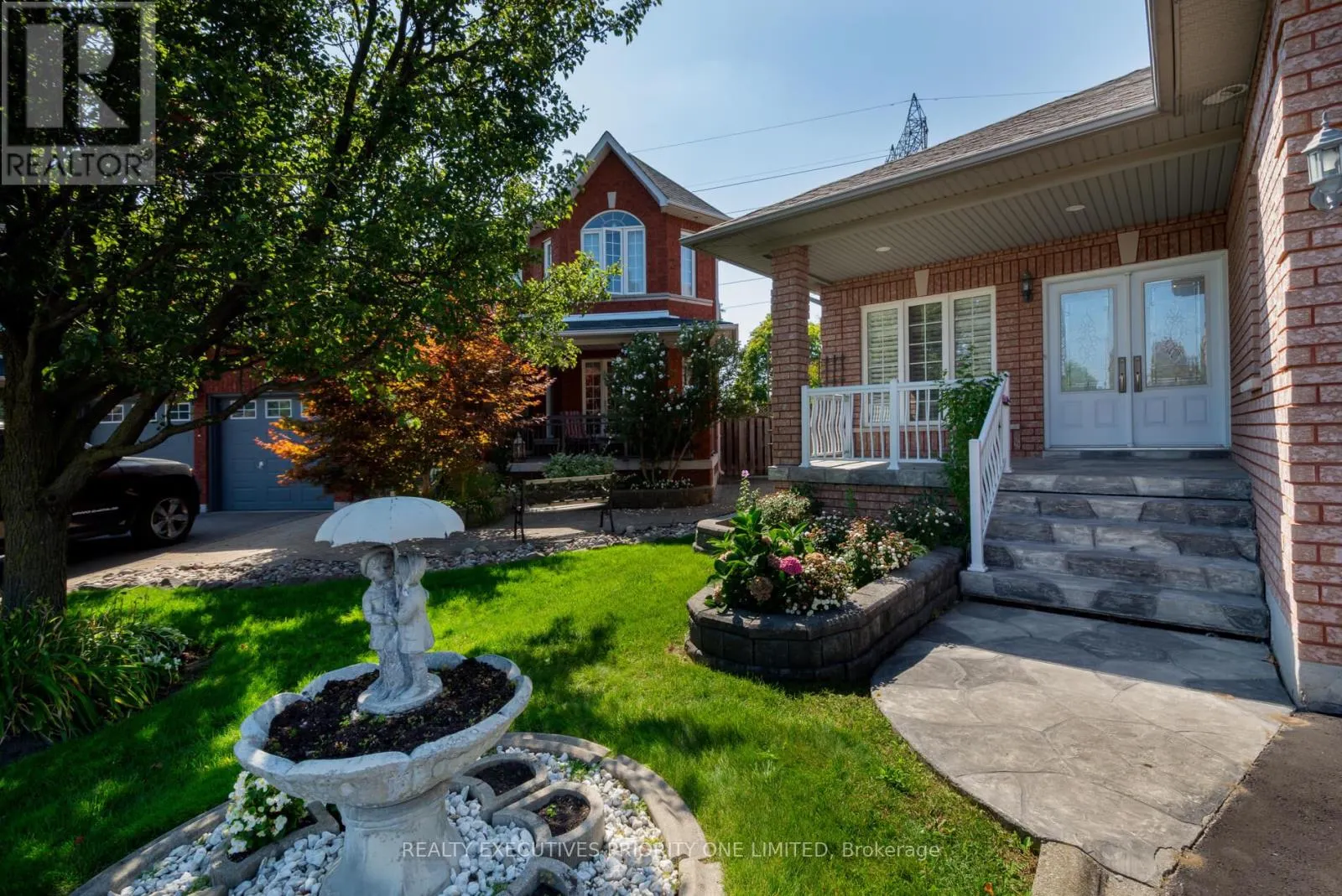 64 BRASSWINDS COURT