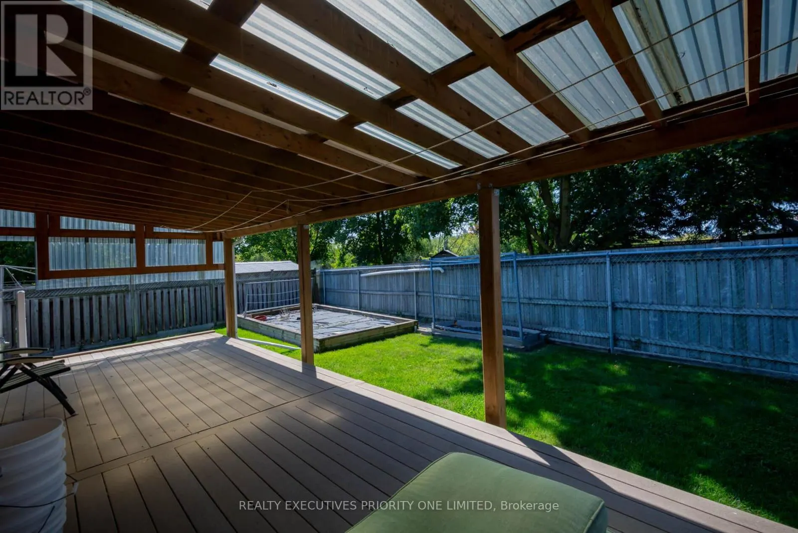 64 BRASSWINDS COURT