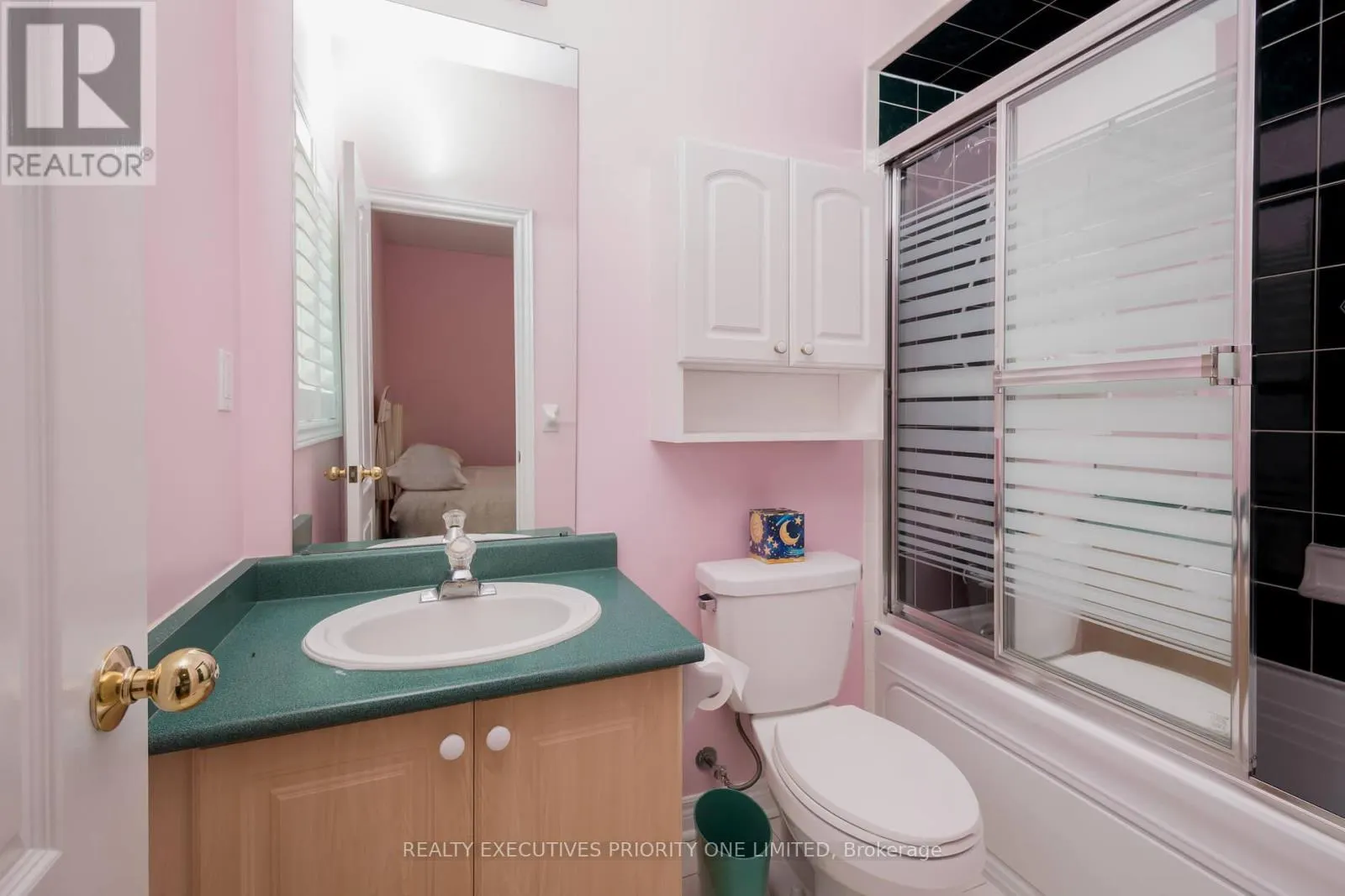 64 BRASSWINDS COURT