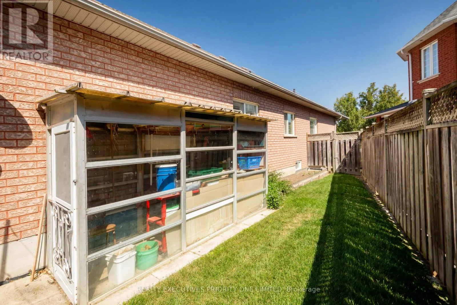 64 BRASSWINDS COURT