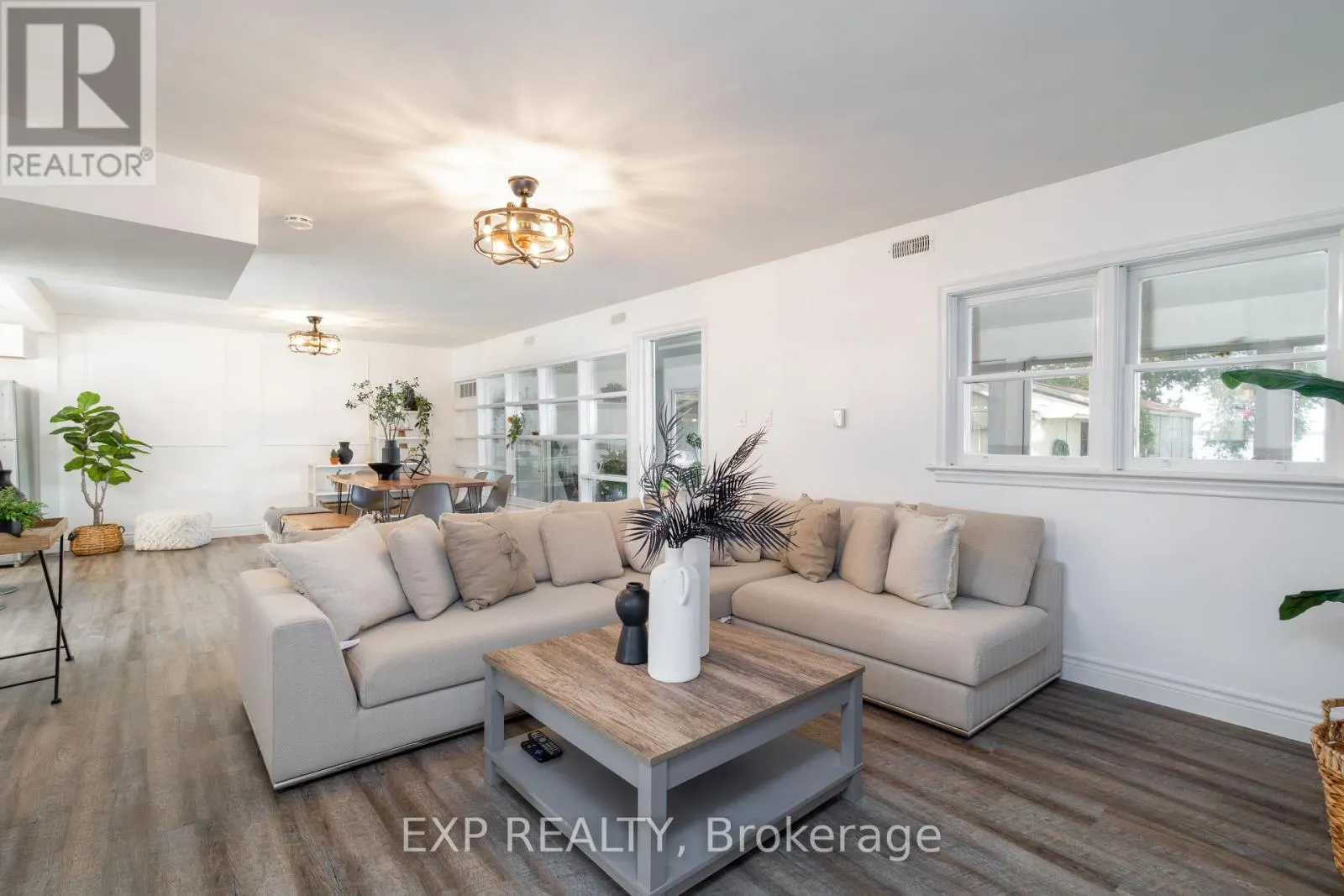 24 LAKESHORE ROAD