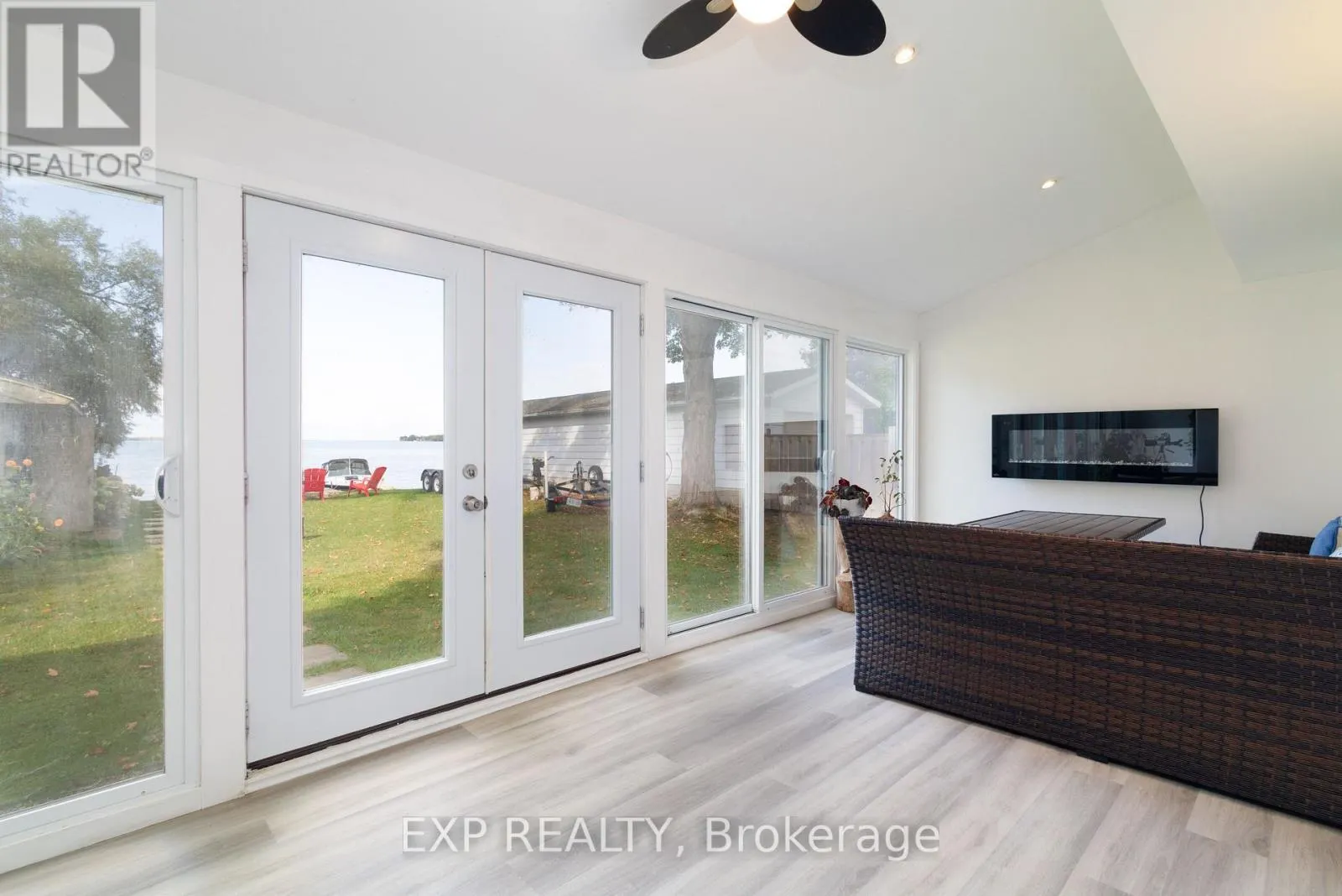 24 LAKESHORE ROAD