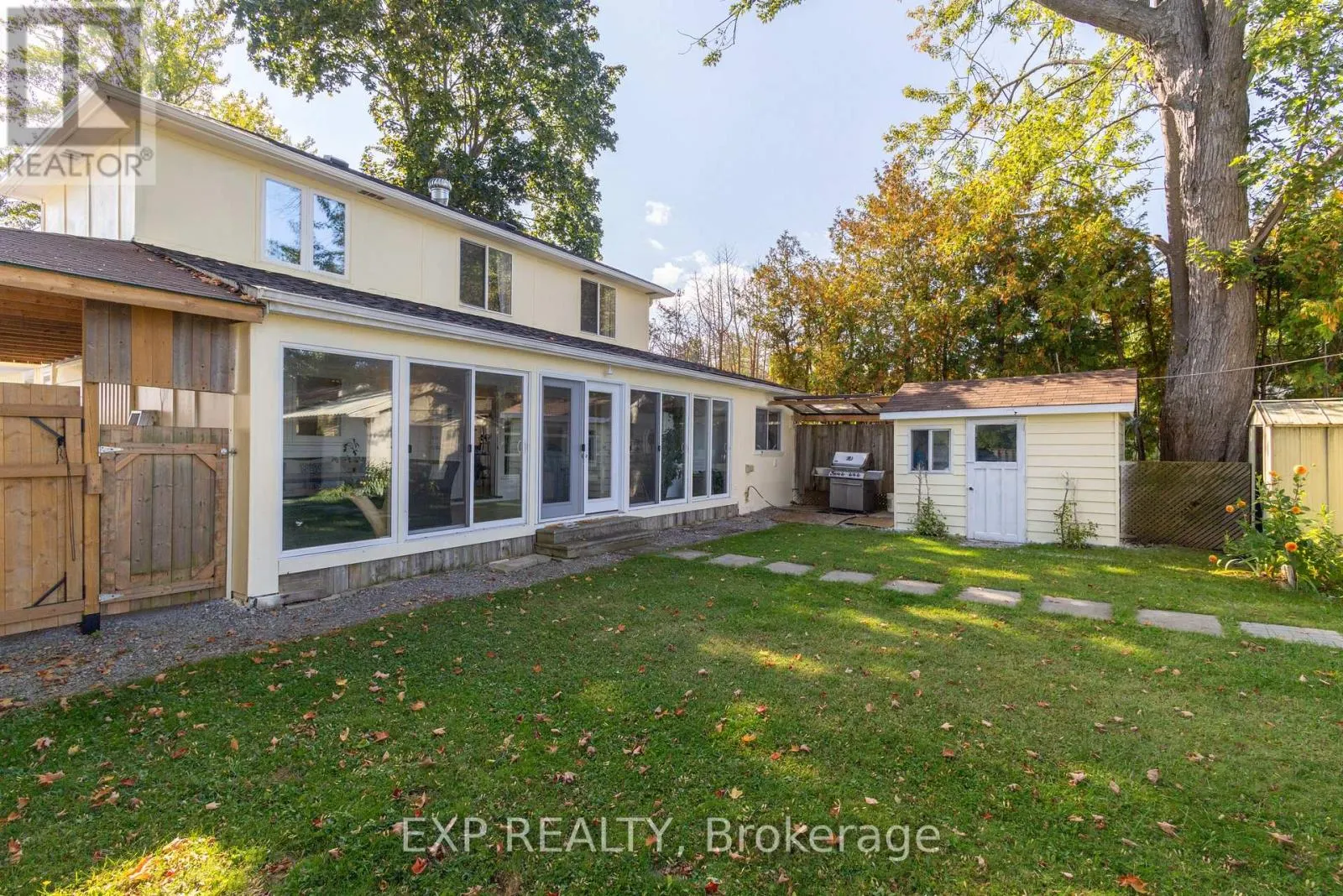 24 LAKESHORE ROAD