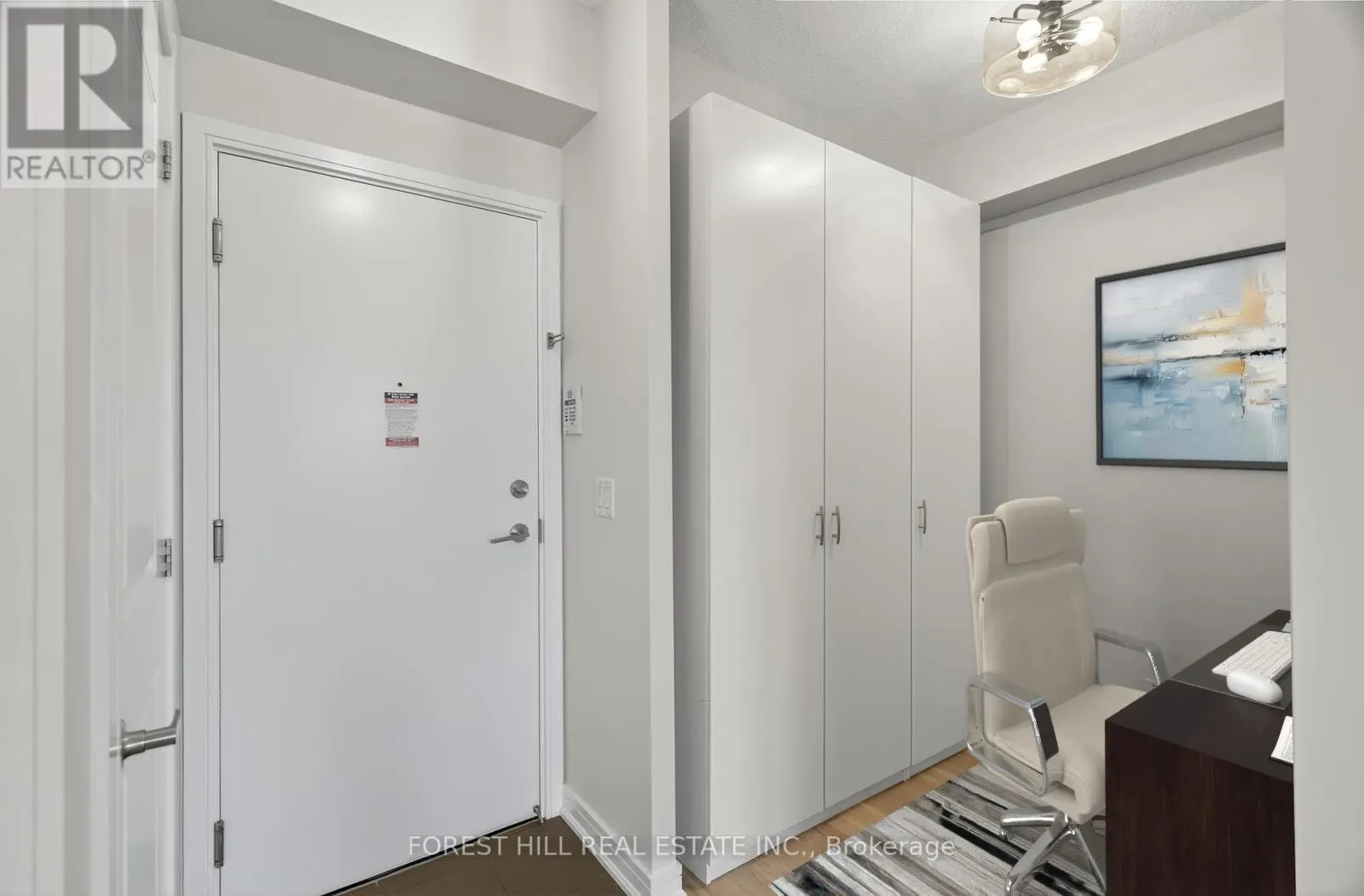 1603 - 9205 YONGE STREET