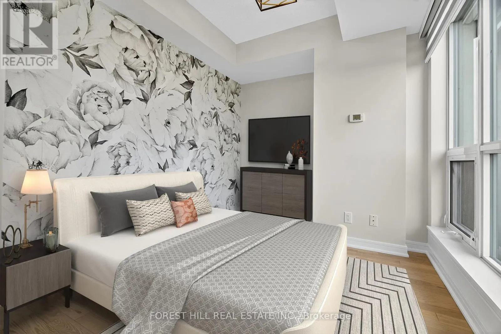 1603 - 9205 YONGE STREET