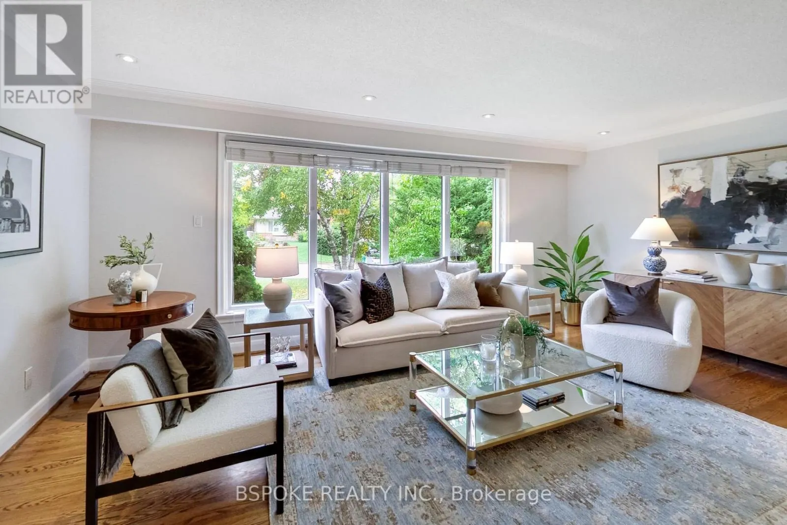 12 VISTAVIEW BOULEVARD