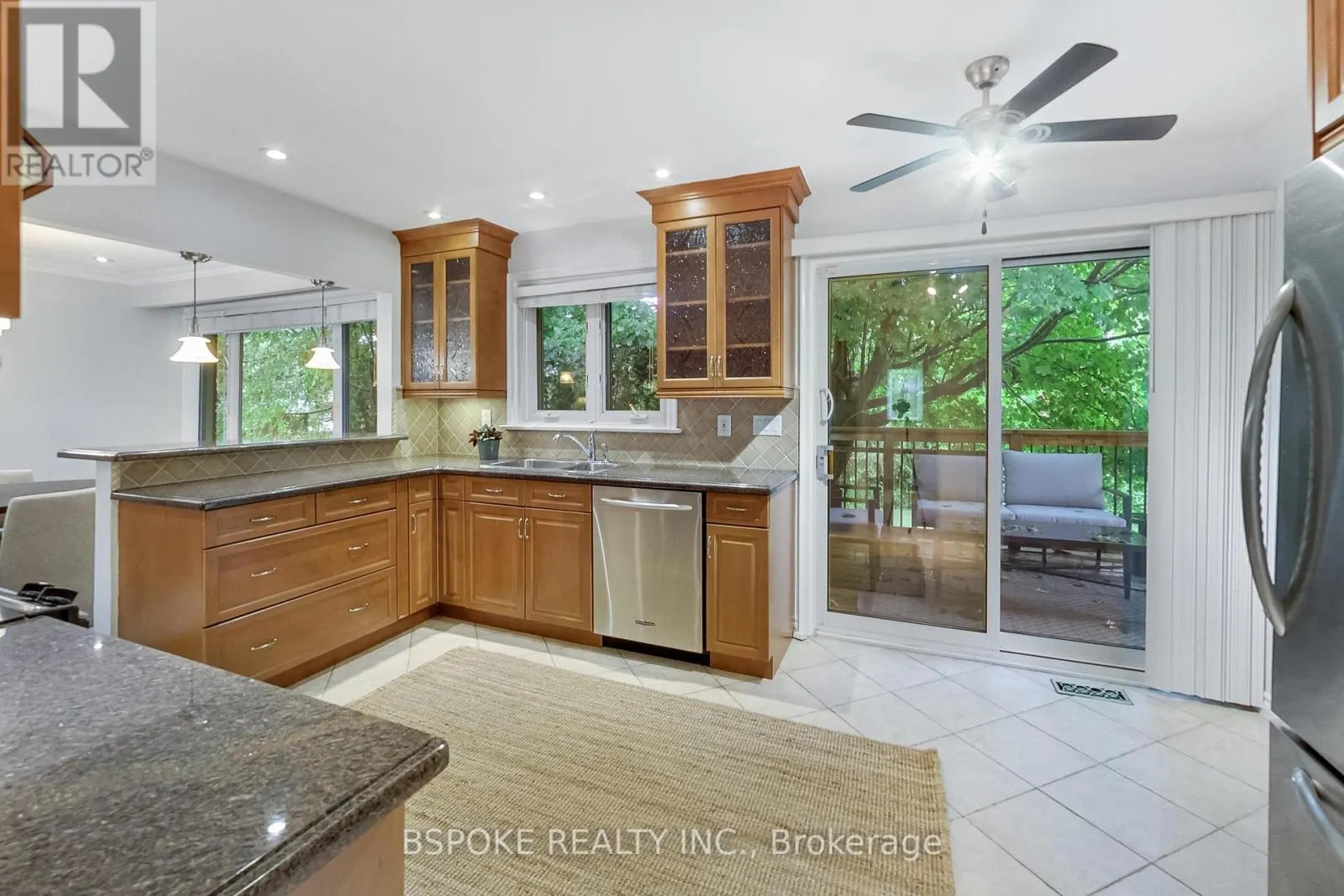 12 VISTAVIEW BOULEVARD
