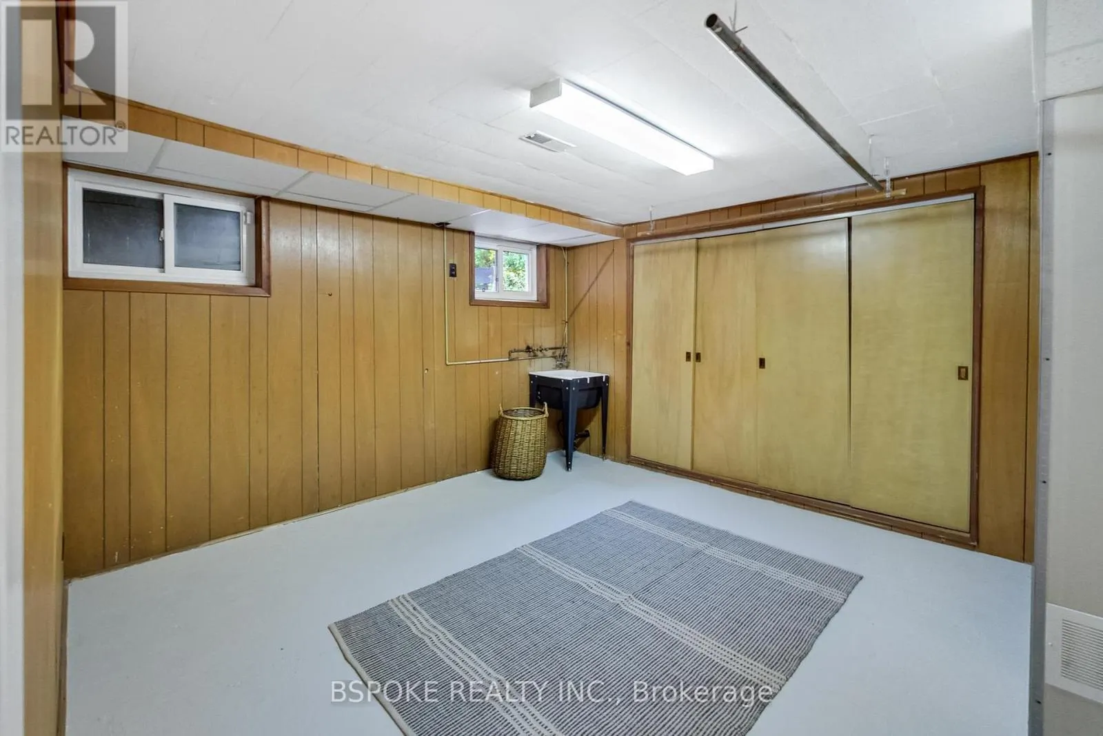 12 VISTAVIEW BOULEVARD
