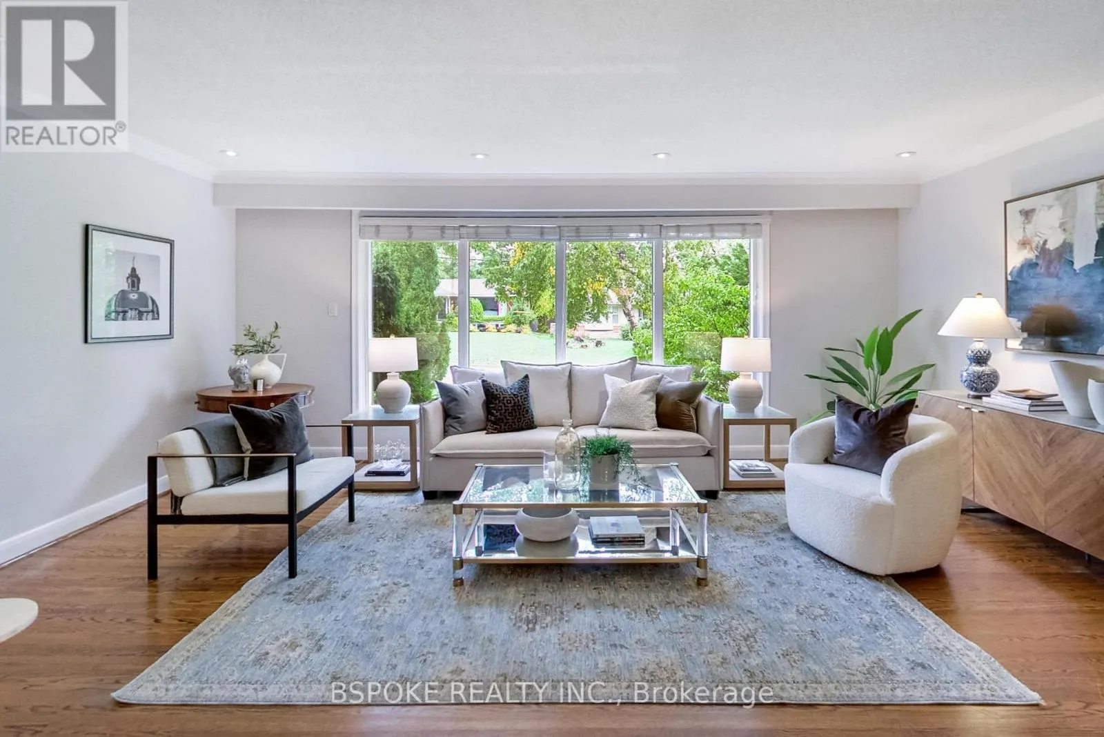 12 VISTAVIEW BOULEVARD